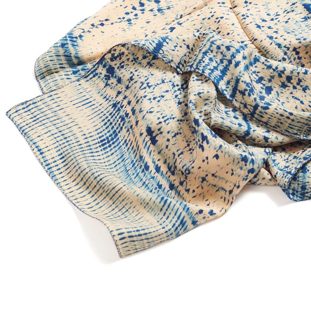 TESU Indigogoldfarbene Seide  Schal mit klassischem Shibori-Druck, handgefertigt von Artisans im Angebot 6