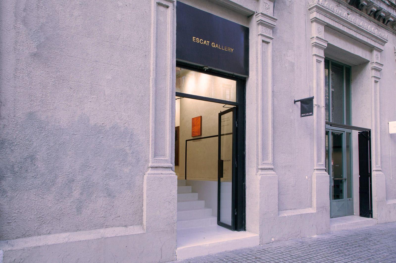 Alla Escat Gallery ci impegniamo a mantenere i più alti standard di fiducia e professionalità per i nostri collezionisti. Ogni opera d'arte della nostra collezione è accompagnata da un Certificato di Autenticità che ne garantisce l'originalità e la