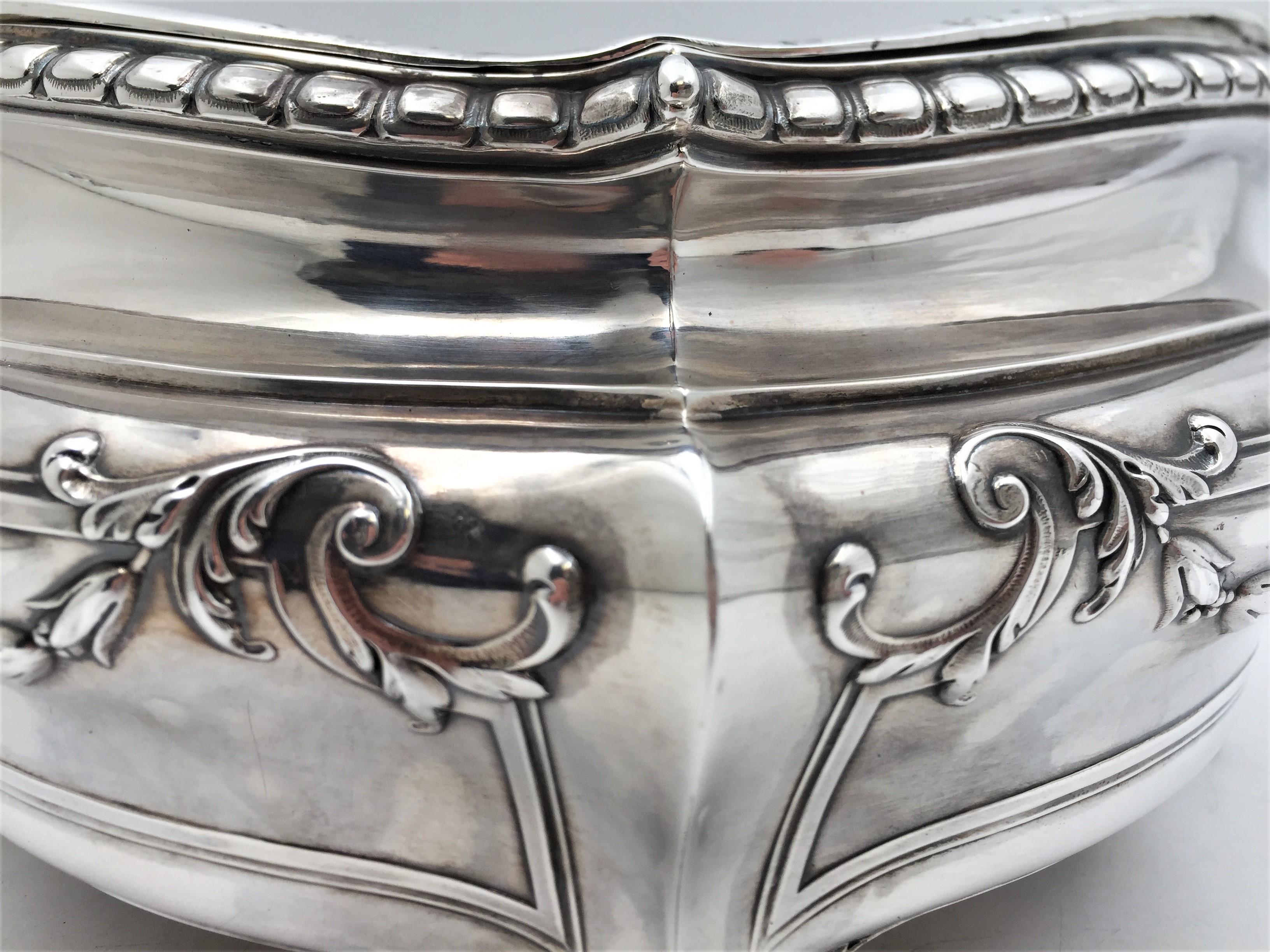 Tetard French 950 Silver Early 20th Century Centerpiece Bowl in Rococo Style In Good Condition For Sale In New York, NY