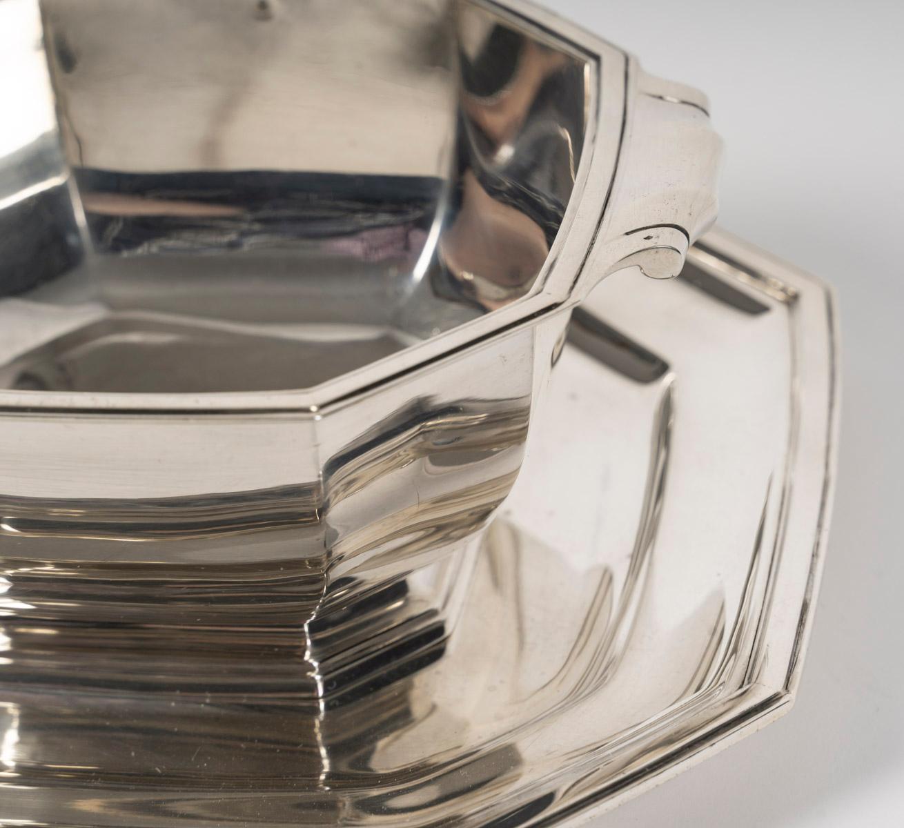 XX secolo Tétard Frères Art Deco  Sauce boat  on its matching tray in vendita