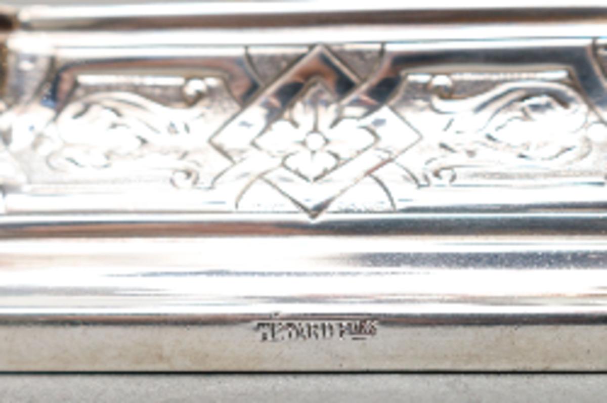 TETARD FRÈRES  Paar niedrige Kandelaber aus massivem Silber  CIRCA 1930 im Angebot 9