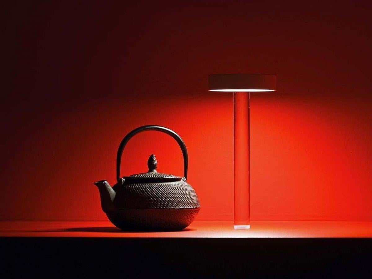 Italian TeTaTeT Flûte table lamp in Matt White by Davide Groppi For Sale