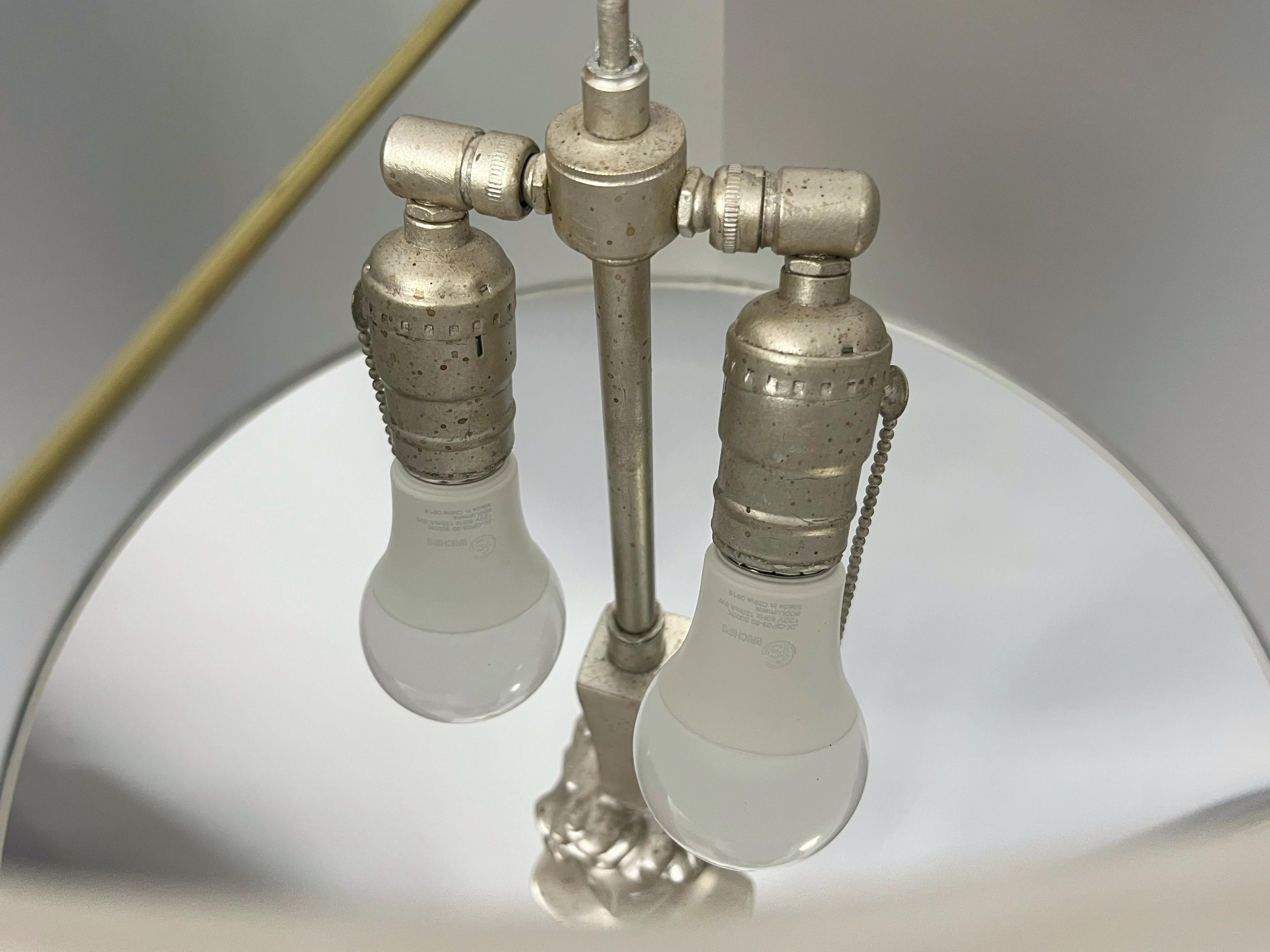 Foglia d’argento Lampada da terra Tete de Femme Sirmos in stile Giacometti a foglia d'argento in vendita