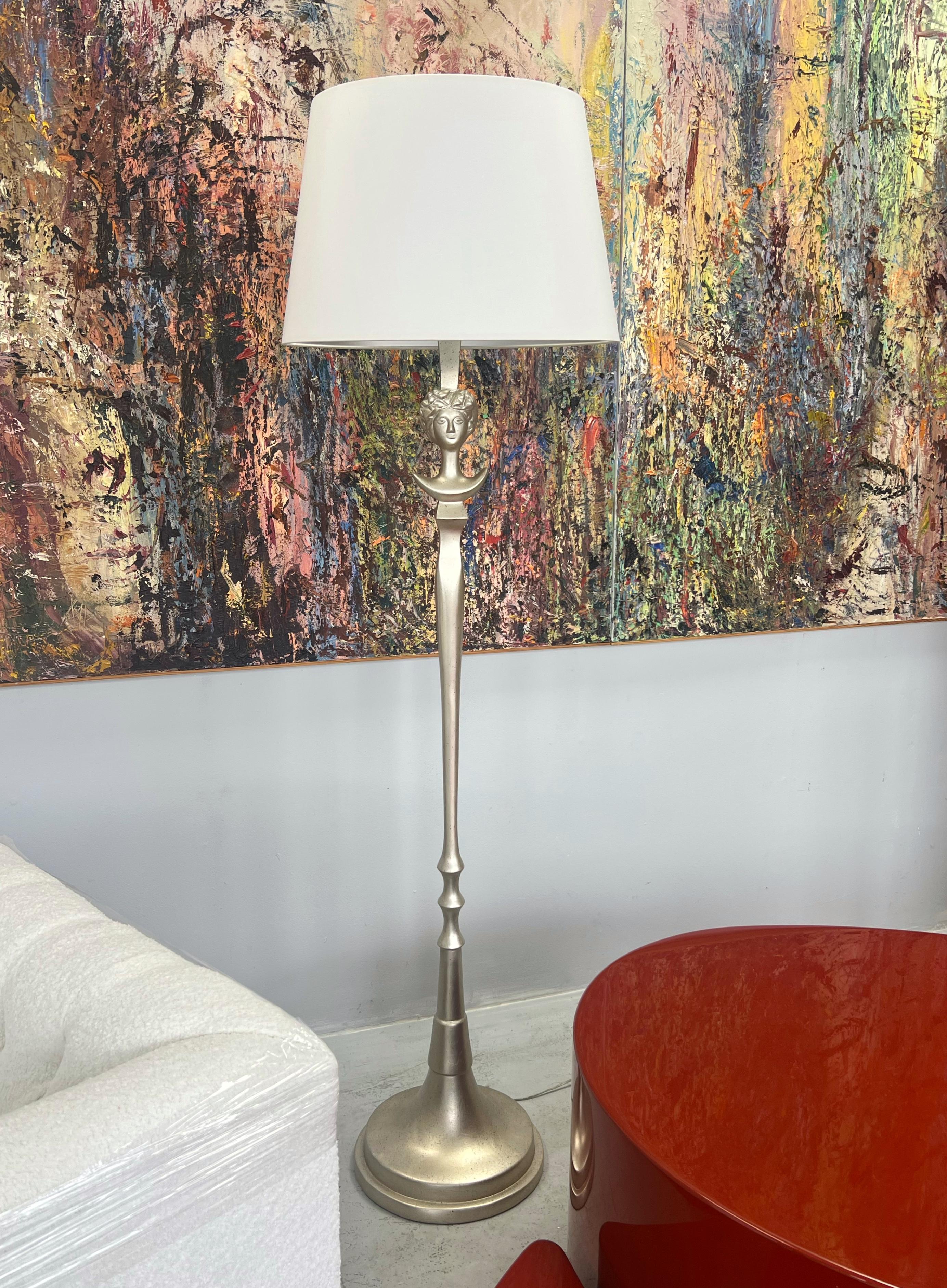 Lampada da terra Tete de Femme Sirmos in stile Giacometti a foglia d'argento in vendita 3