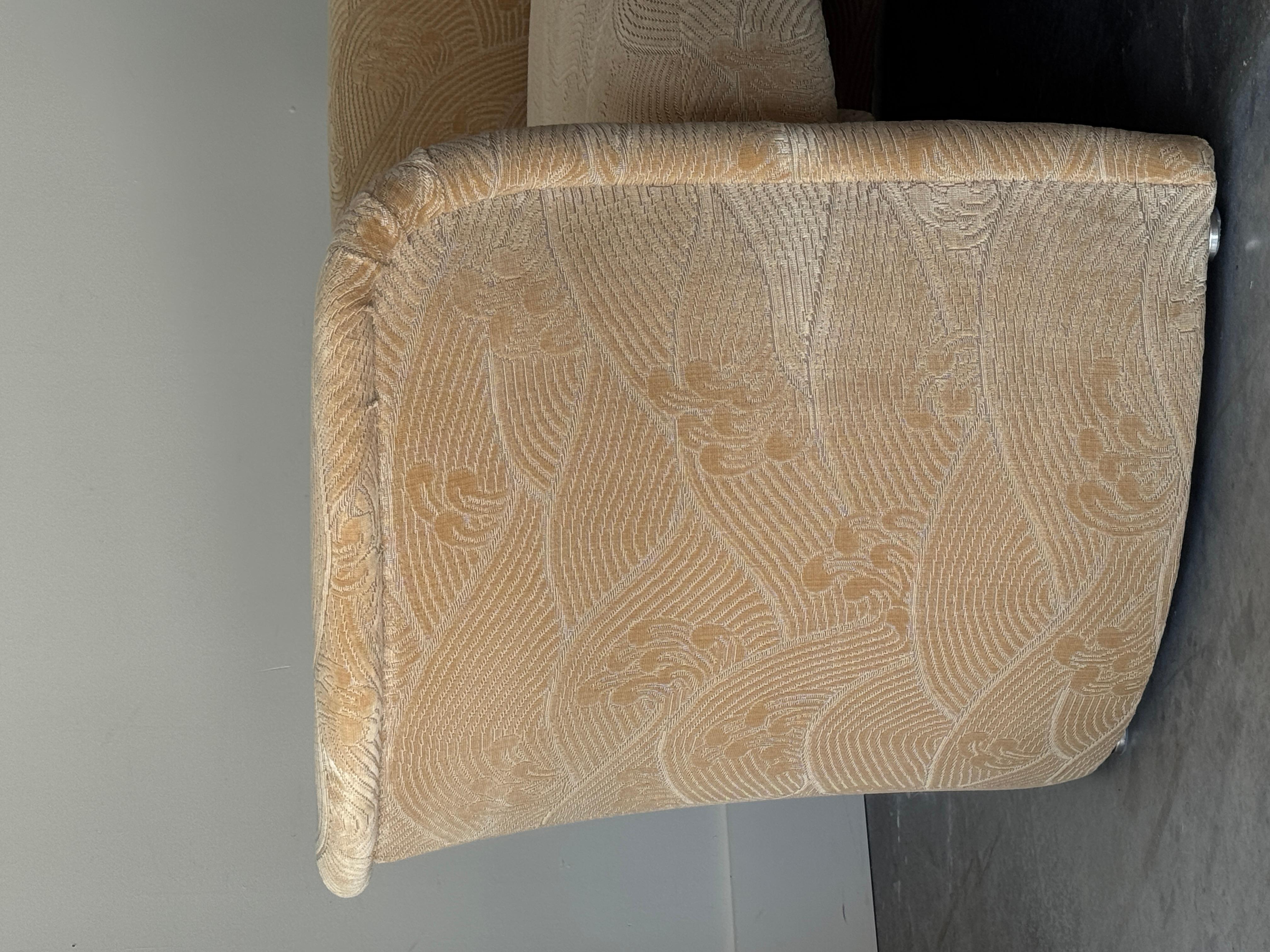 Tête-à-tête de Ransom Culler para Thayer Coggin Posmoderno