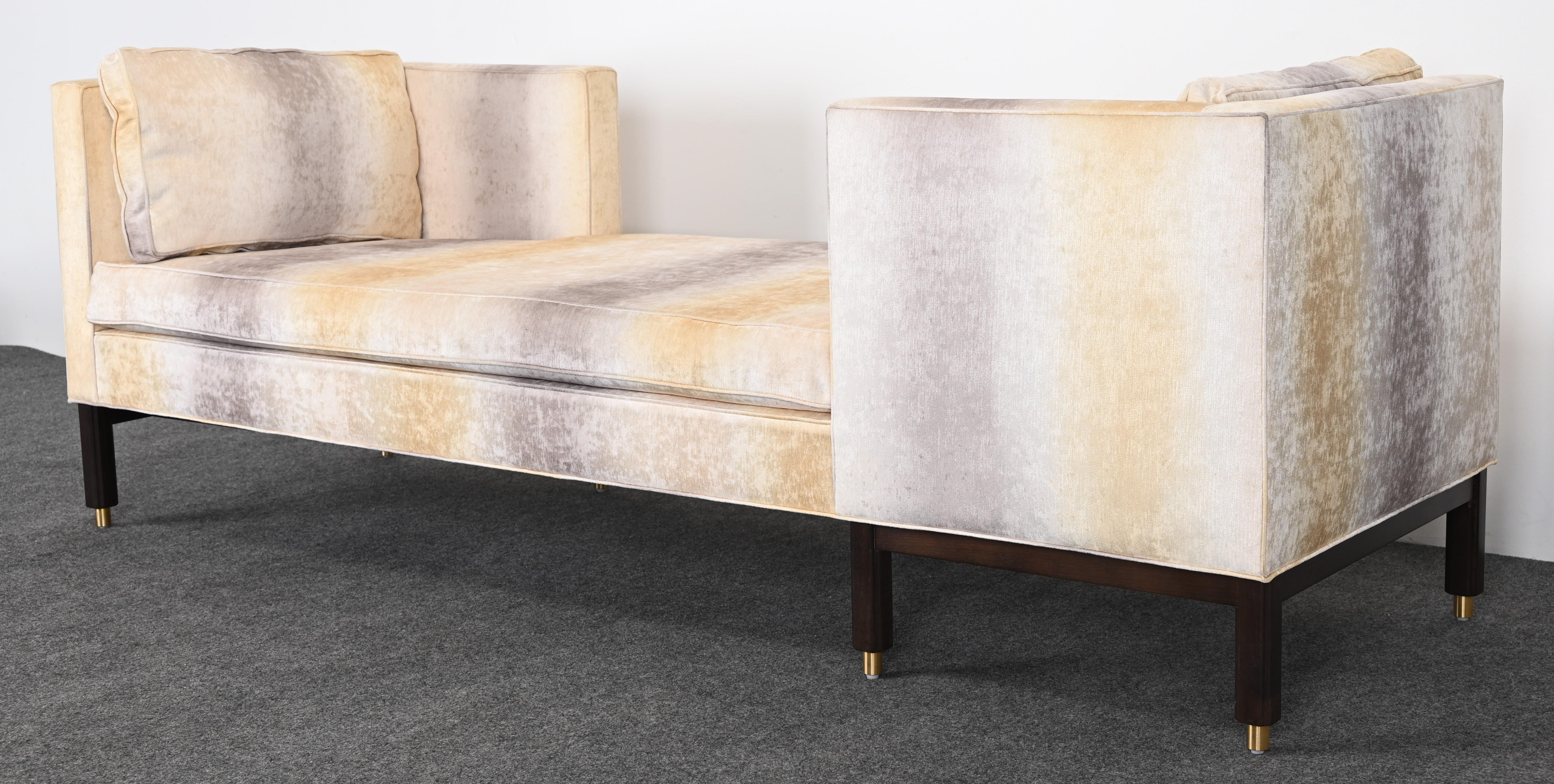 Mid-Century Modern Tete-a-Tete Sofa by Dunbar, 20th Century