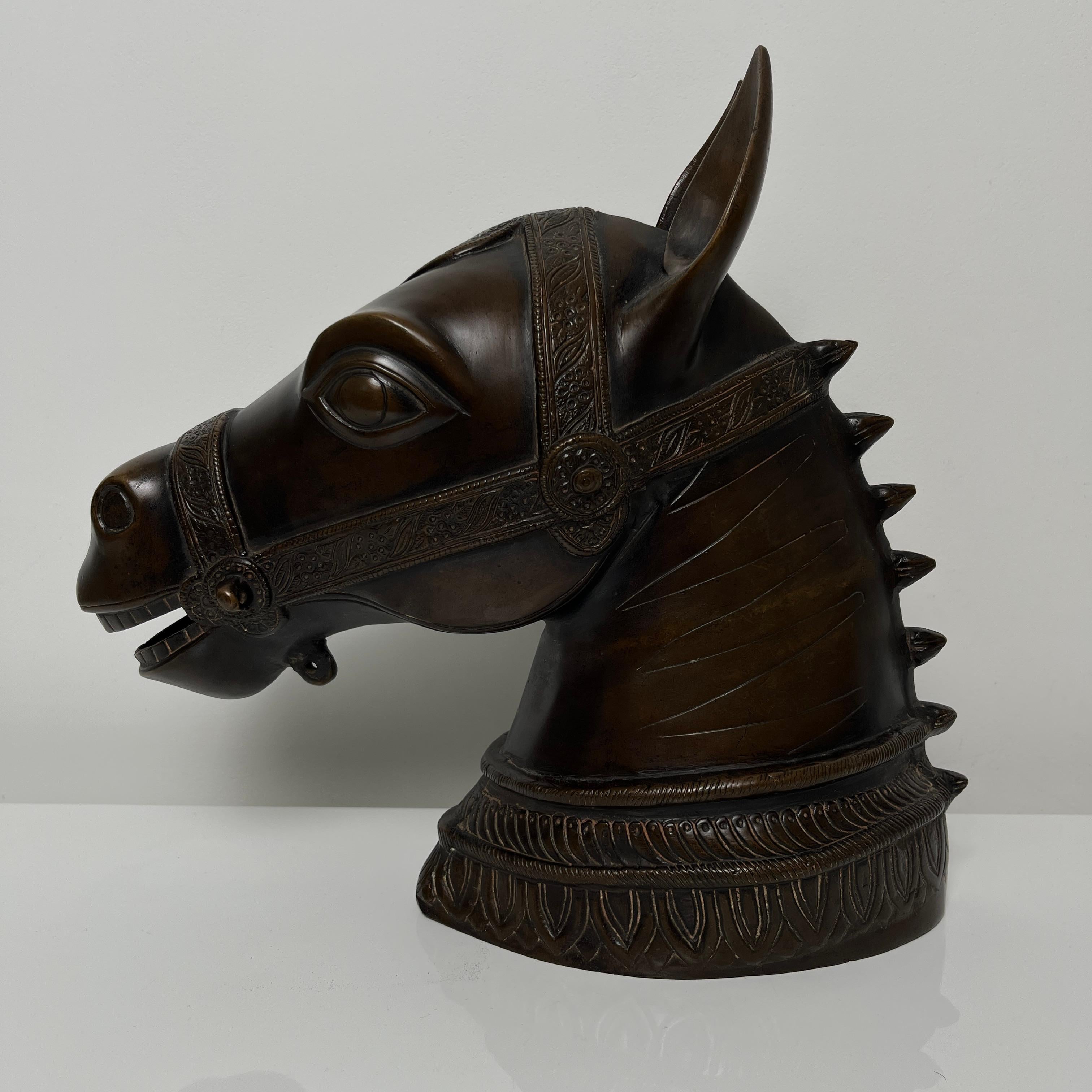 Tete de cheval en bronze, Inde, debut XXe  In Good Condition For Sale In PONT-AUDEMER, FR