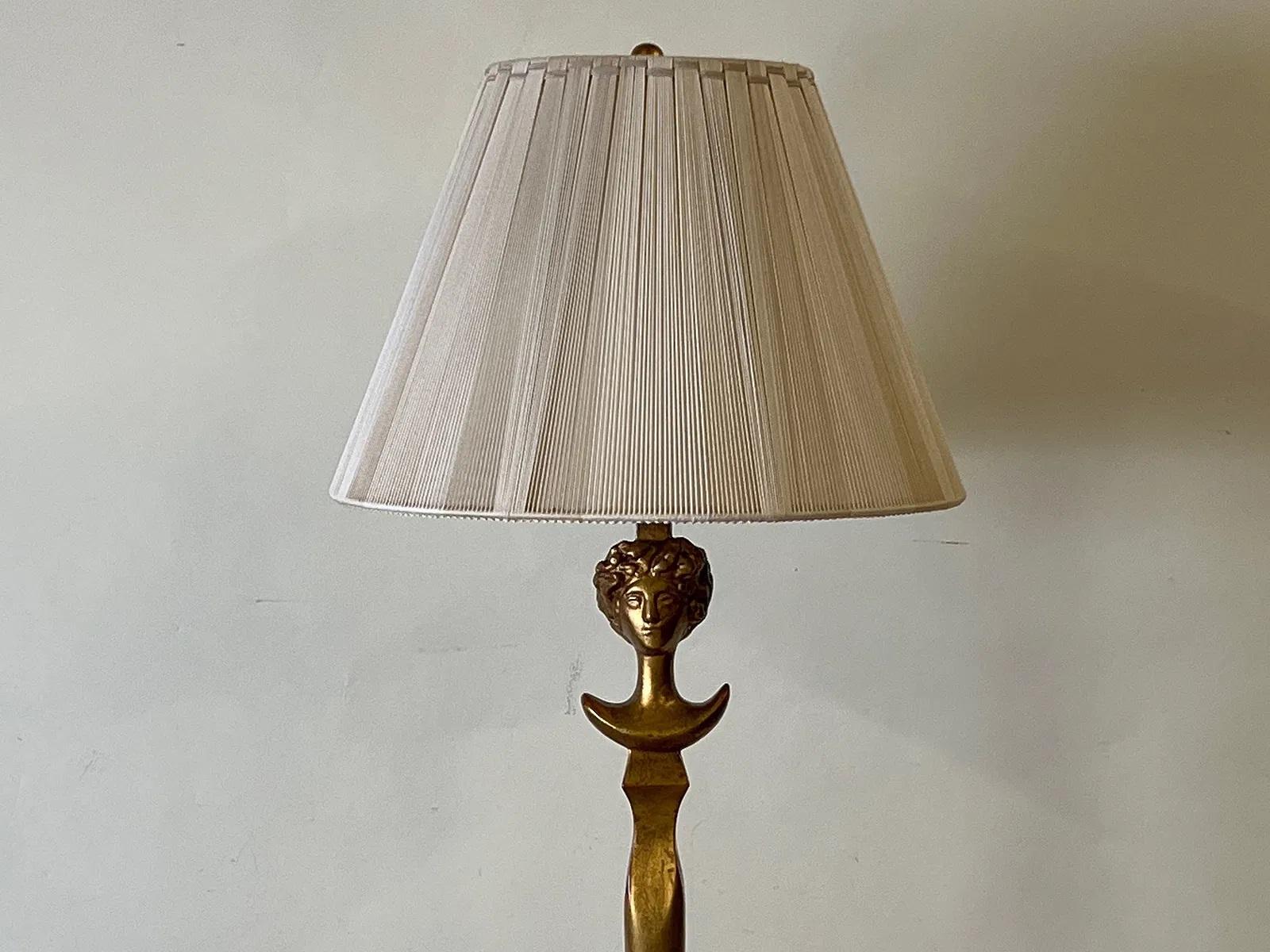 Lámpara de pie de madera dorada al estilo de Alberto Giacometti 