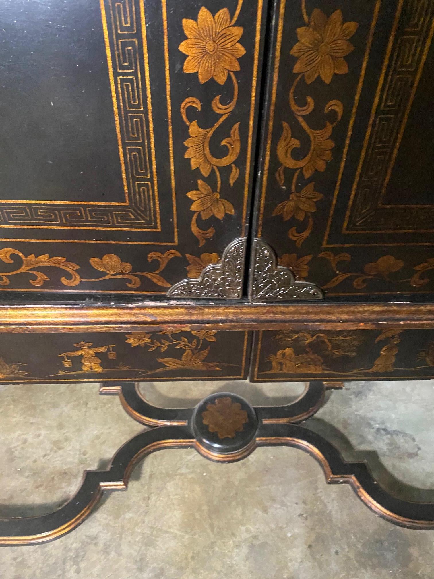 Tete De Négre Chinoiserie Tv and Media Cabinet/Armoire In Excellent Condition For Sale In Los Angeles, CA