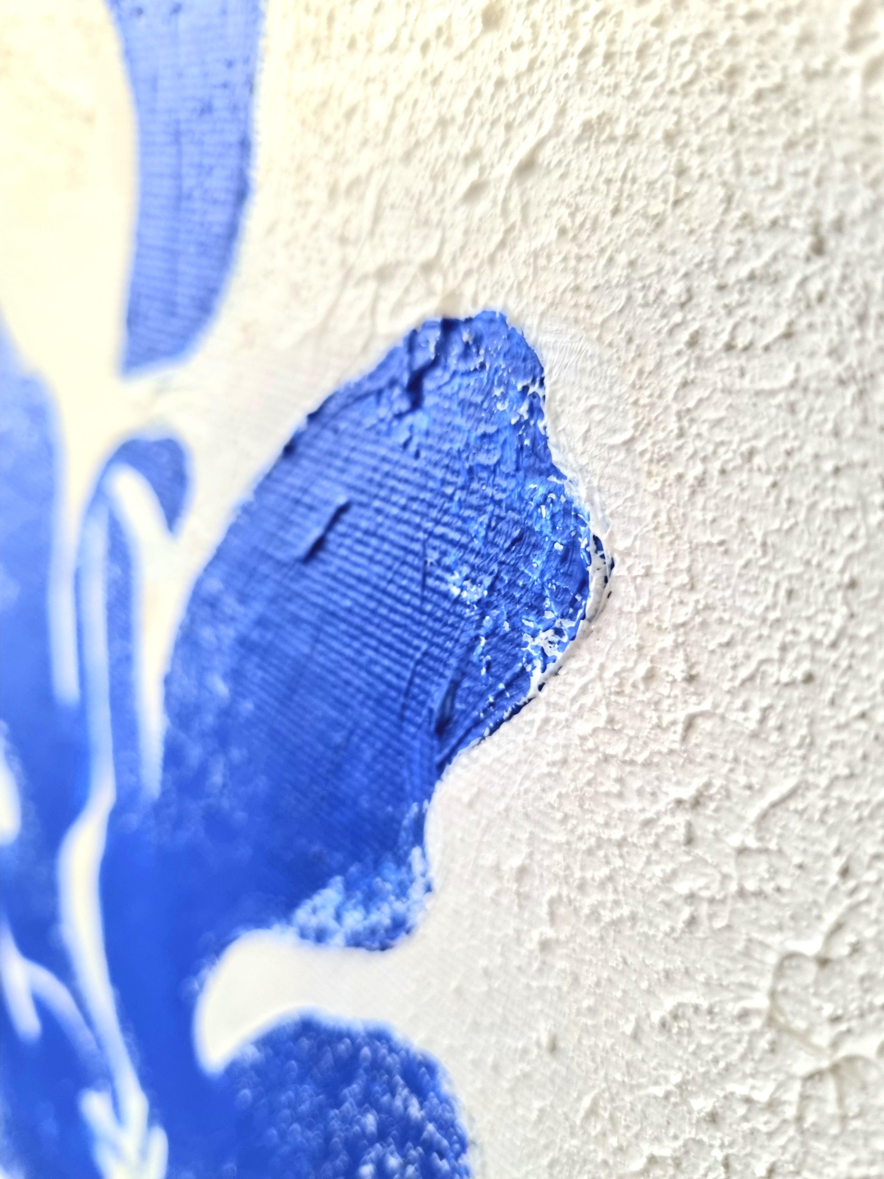 Blaue Feige (Grau), Figurative Painting, von Tetiana Khlivenko