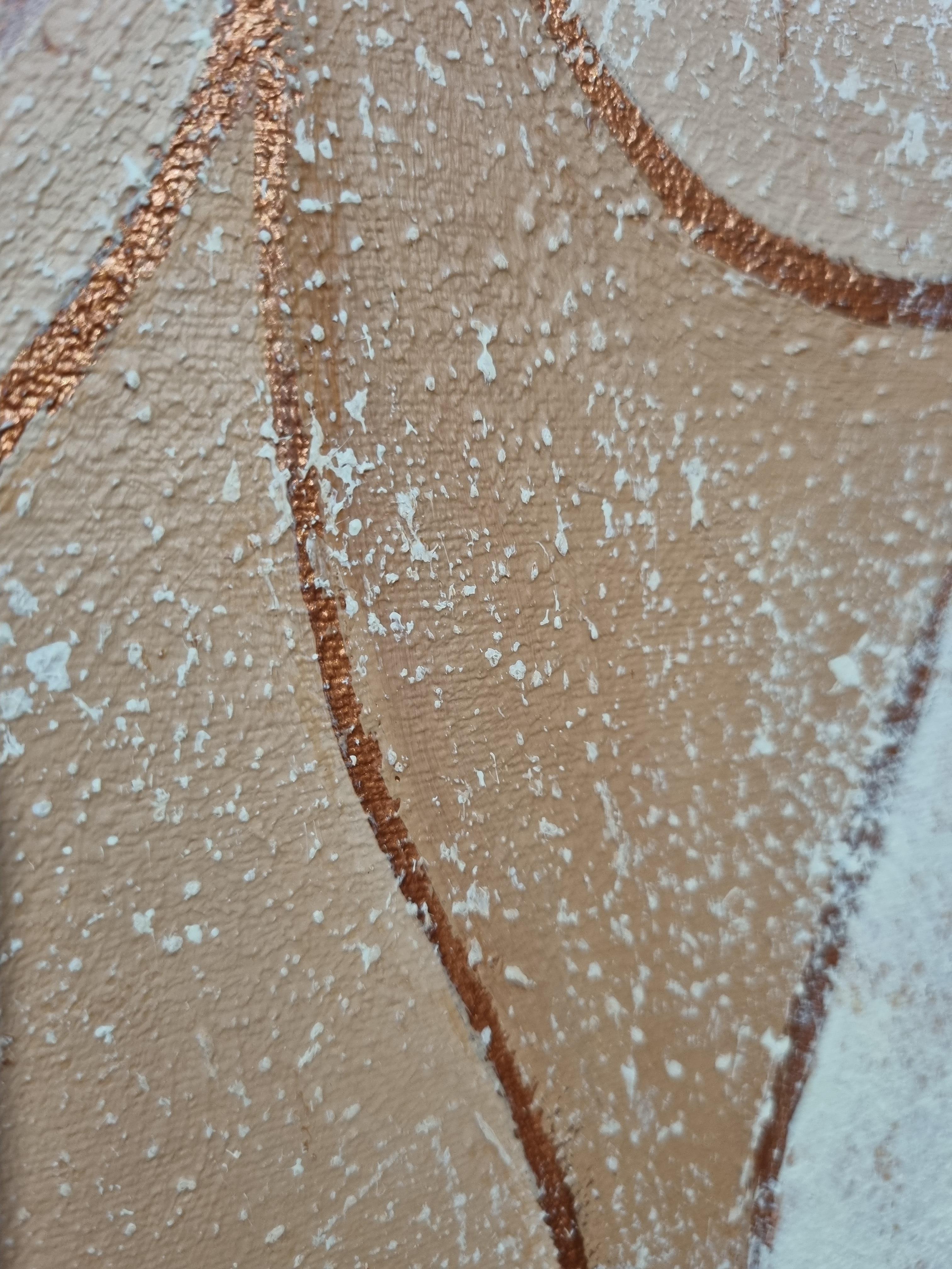 Wir tragen Masken wie eine zweite Haut.
bequem, vertraut,
manchmal noch schöner als das Original.
Das ist keine Täuschung, sondern ein Versteckspiel
mit sich selbst.
Sie sehen nur, was
Ich habe gelernt zu zeigen.
Und was versteckt ist...
vielleicht