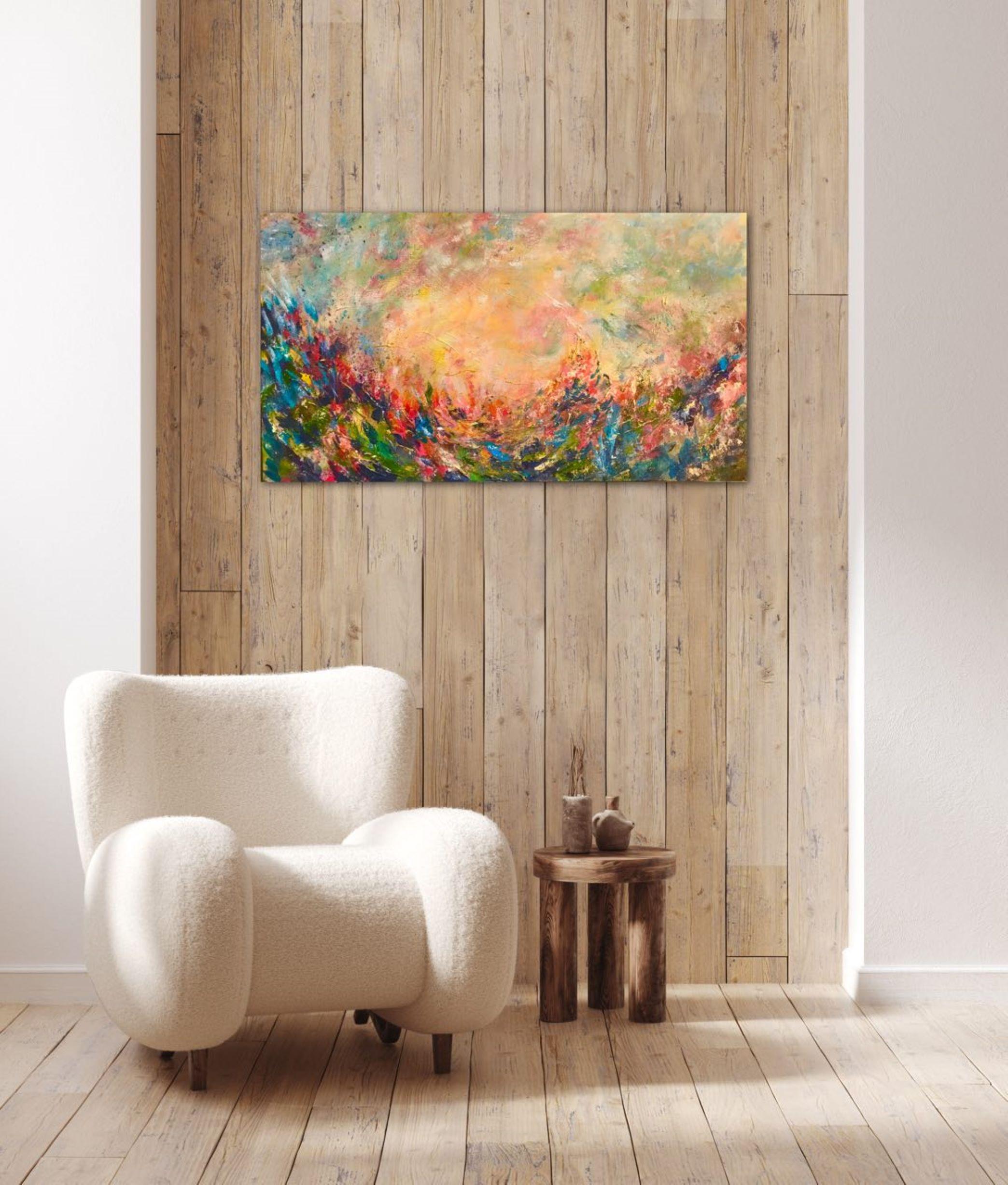 In Blooming Horizon fängt die Künstlerin die lebendige Essenz einer blühenden Wiese unter einem strahlenden Himmel ein. Diese abstrakte Landschaft zeichnet sich durch dynamische Texturen und leuchtende Farben aus, wobei kräftige Grün-, Rosa- und