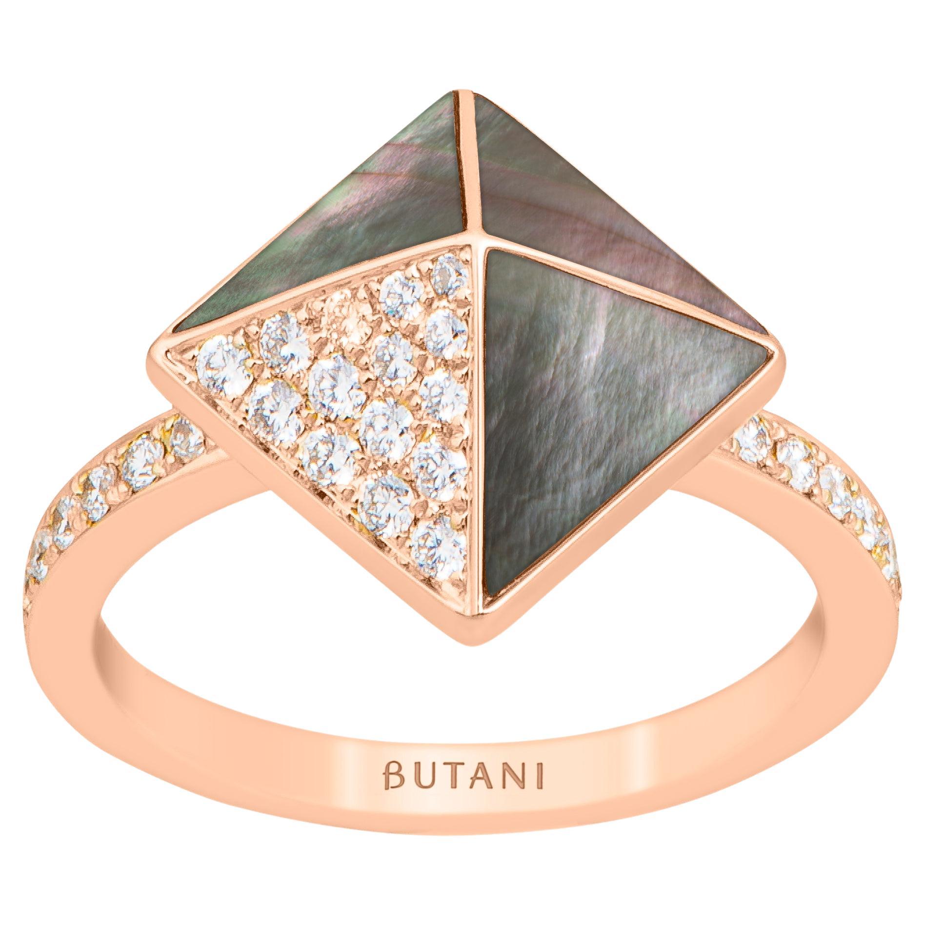 Tetra Apex Ring with Grey Mother of Pearl and Diamonds in 18k Rose Gold For Sale