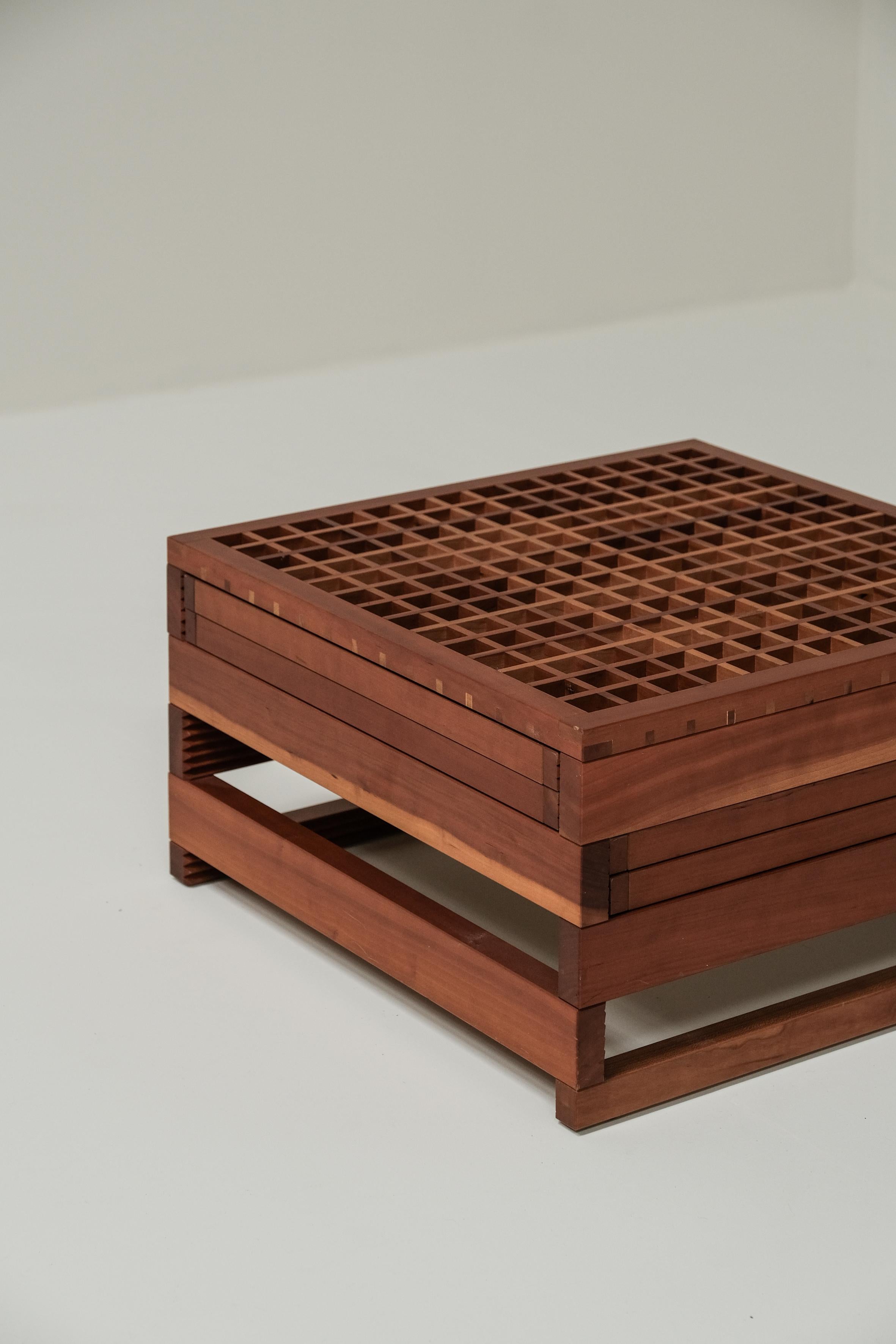 'Tetra' coffee table designed by Bernard Vuarnesson for Bellato 3