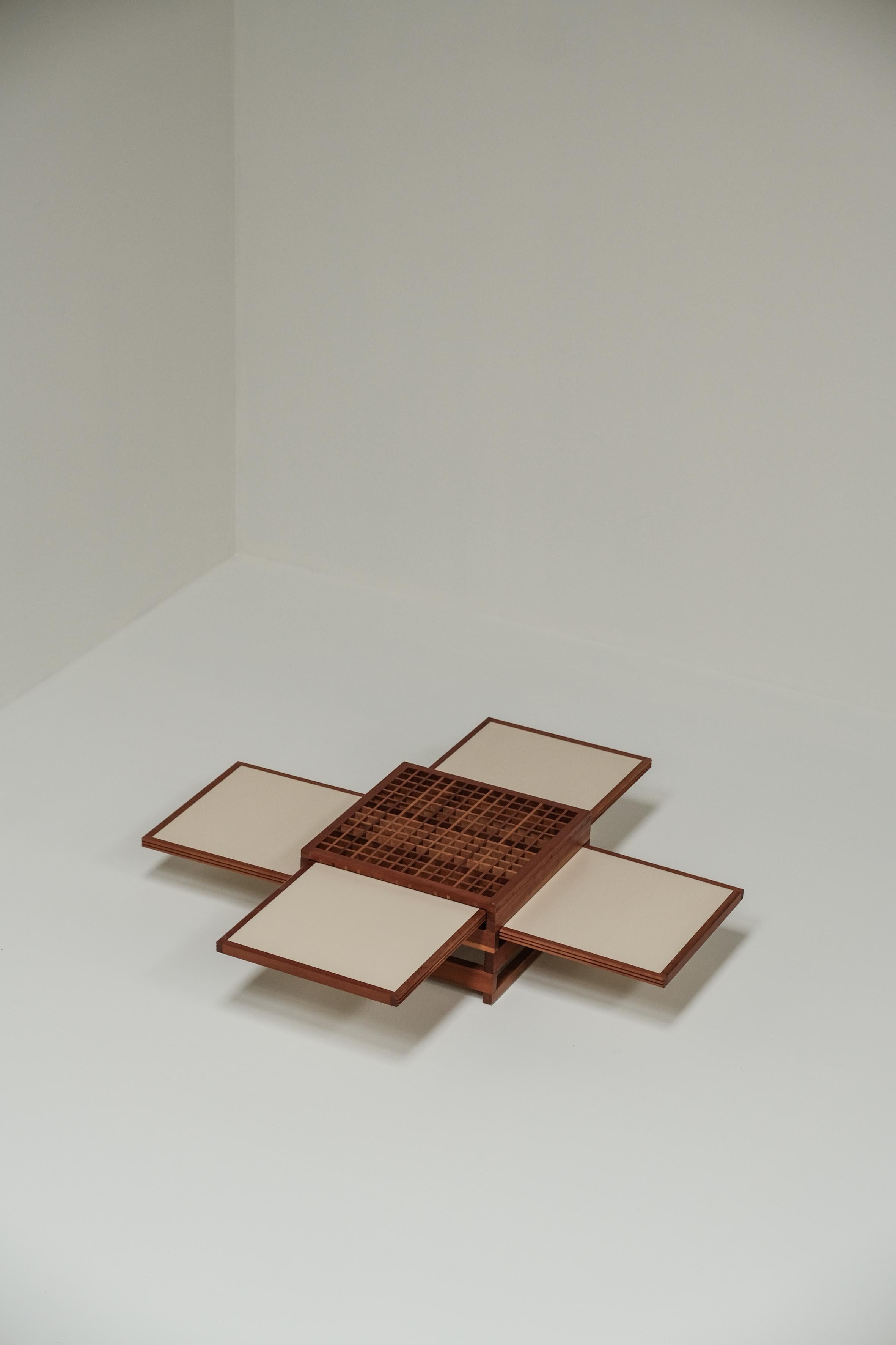 'Tetra' coffee table designed by Bernard Vuarnesson for Bellato In Good Condition In Boom, Vlaams Gewest