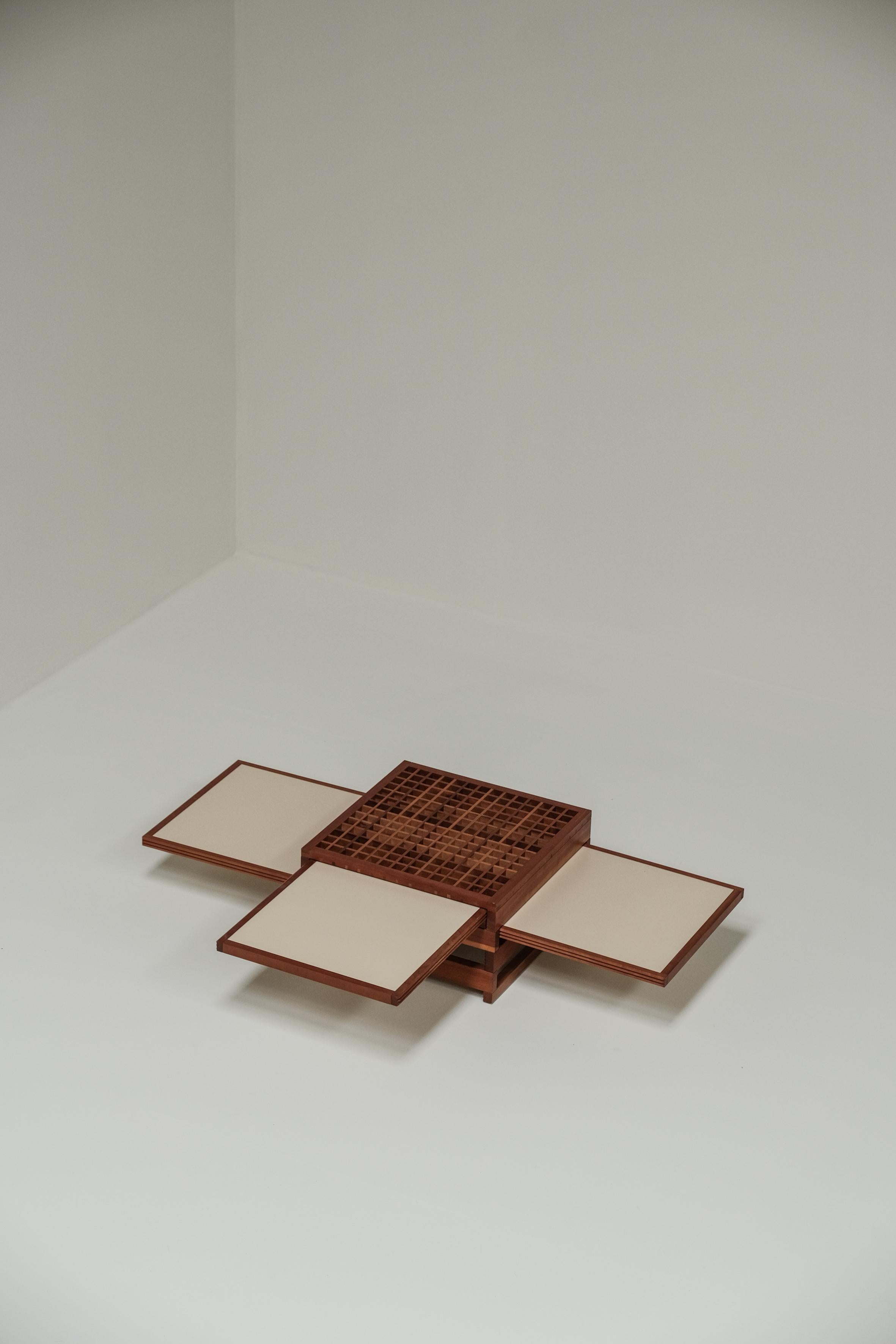 Late 20th Century 'Tetra' coffee table designed by Bernard Vuarnesson for Bellato