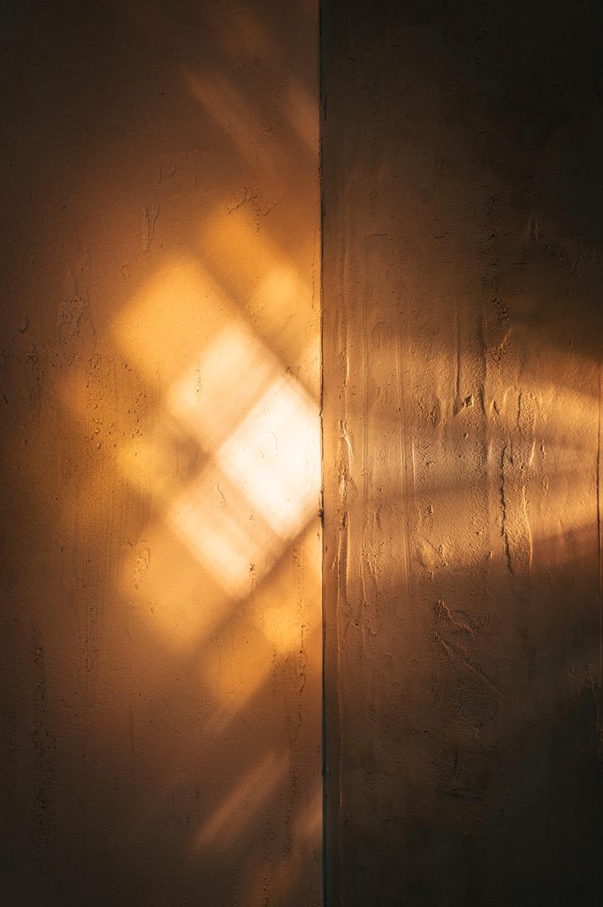 Tetra Horizon - Solid brass wall light, handmade by Diaphan Studio For Sale 2