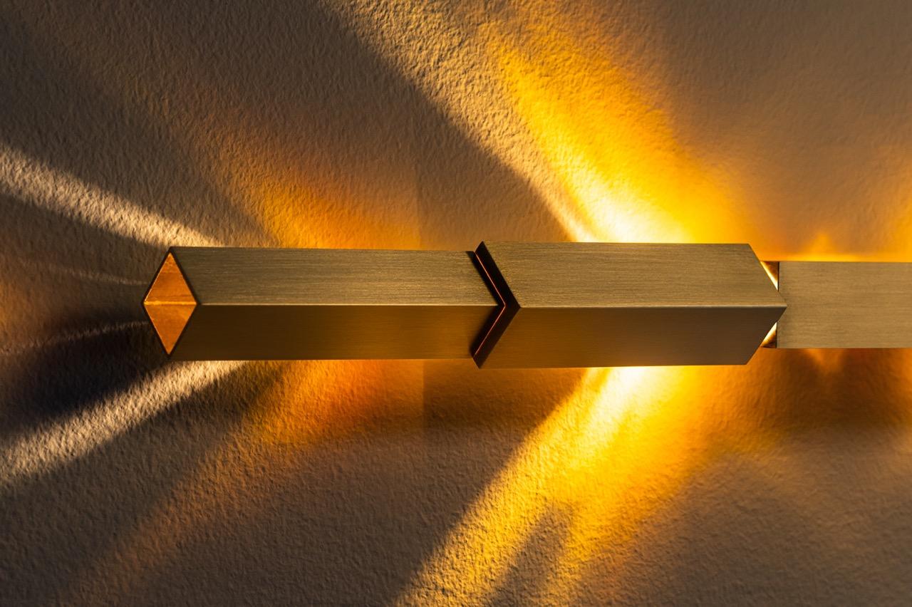 Brushed Tetra Horizon - Solid brass wall light, handmade by Diaphan Studio For Sale