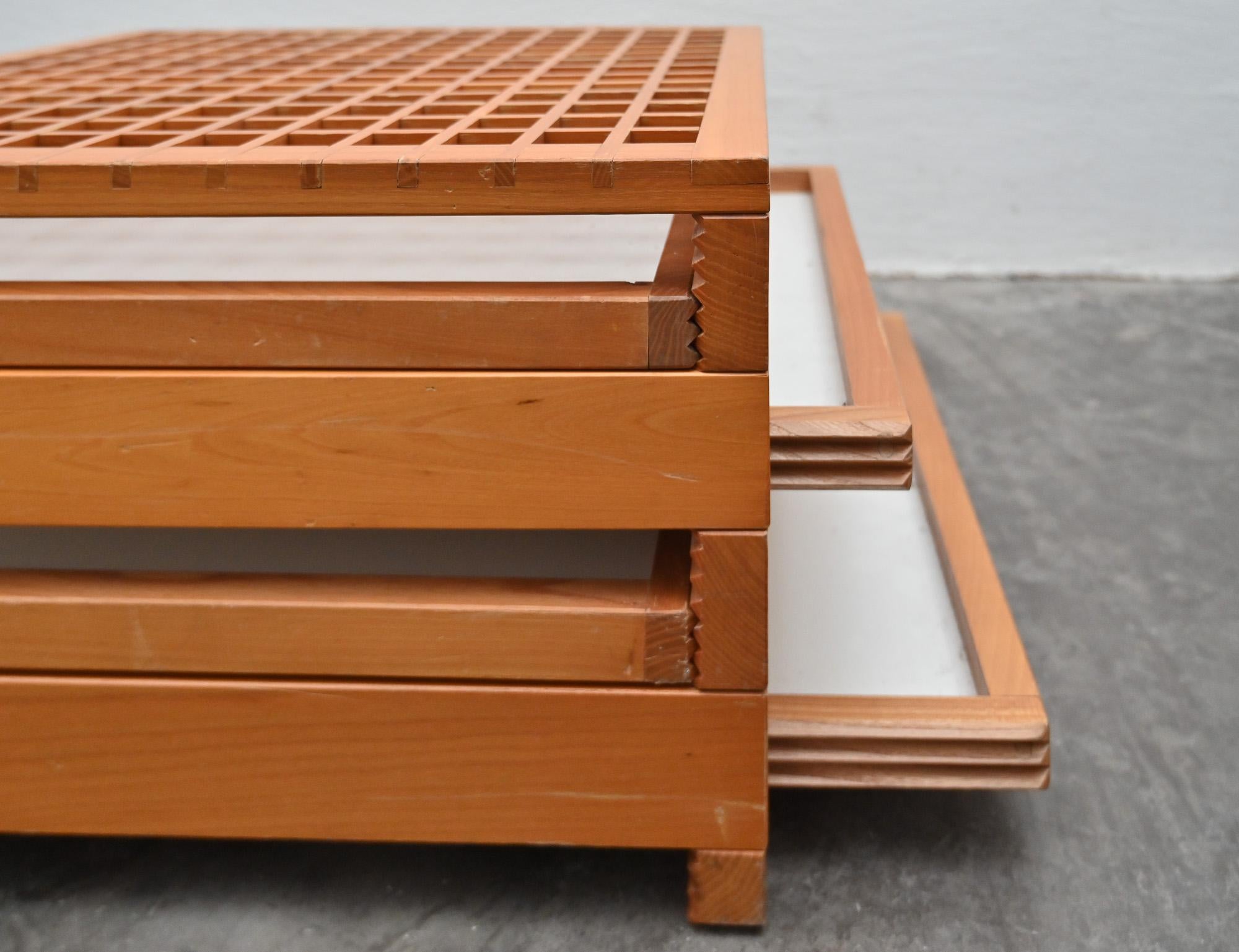 Tetra low table by Bernard Vuarnesson for Sculptures Jeux 2