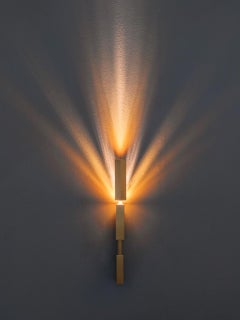 Tetra Ray - Solid brass wall light, handmade by Diaphan Studio