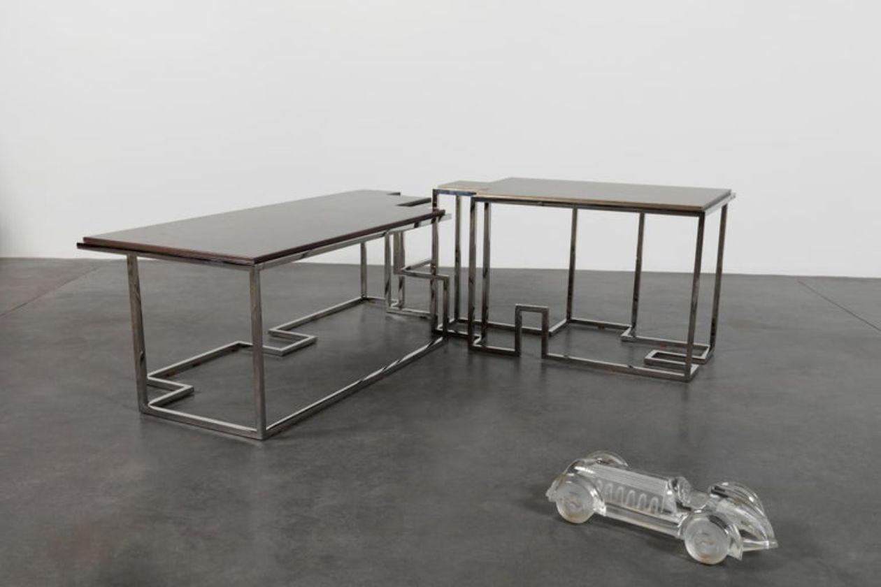Moderne Tetra S, petite table basse en inox poli et feuille d'argent patiné en vente