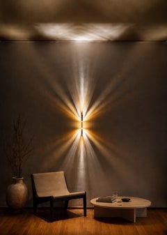 Tetra Twin - Lampada da parete in ottone massiccio, realizzata a mano da Diaphan Studio
