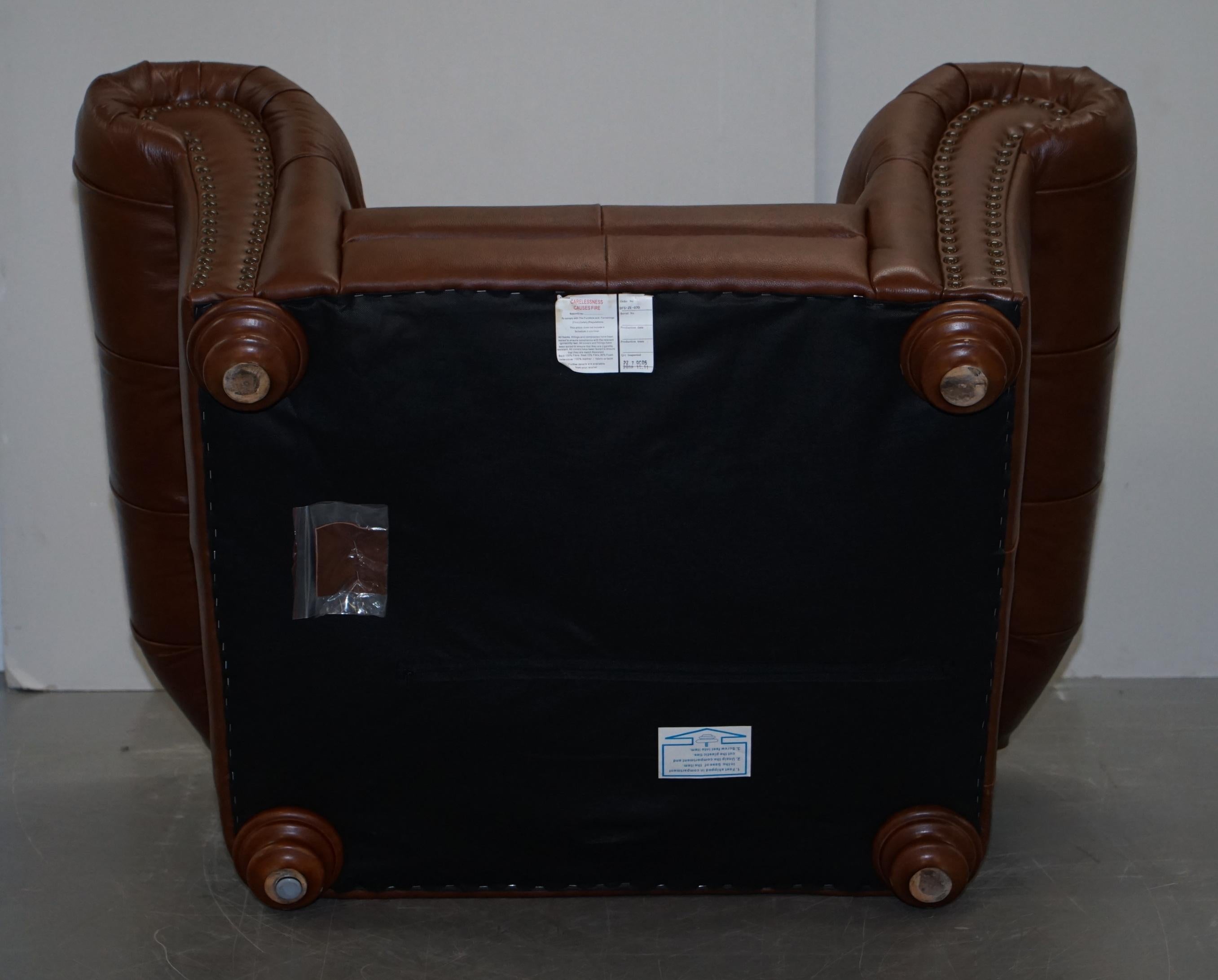 Tetrad Chesterfield-Sessel aus braunem Leder, hergestellt in England, Teil der Full Suite im Angebot 9