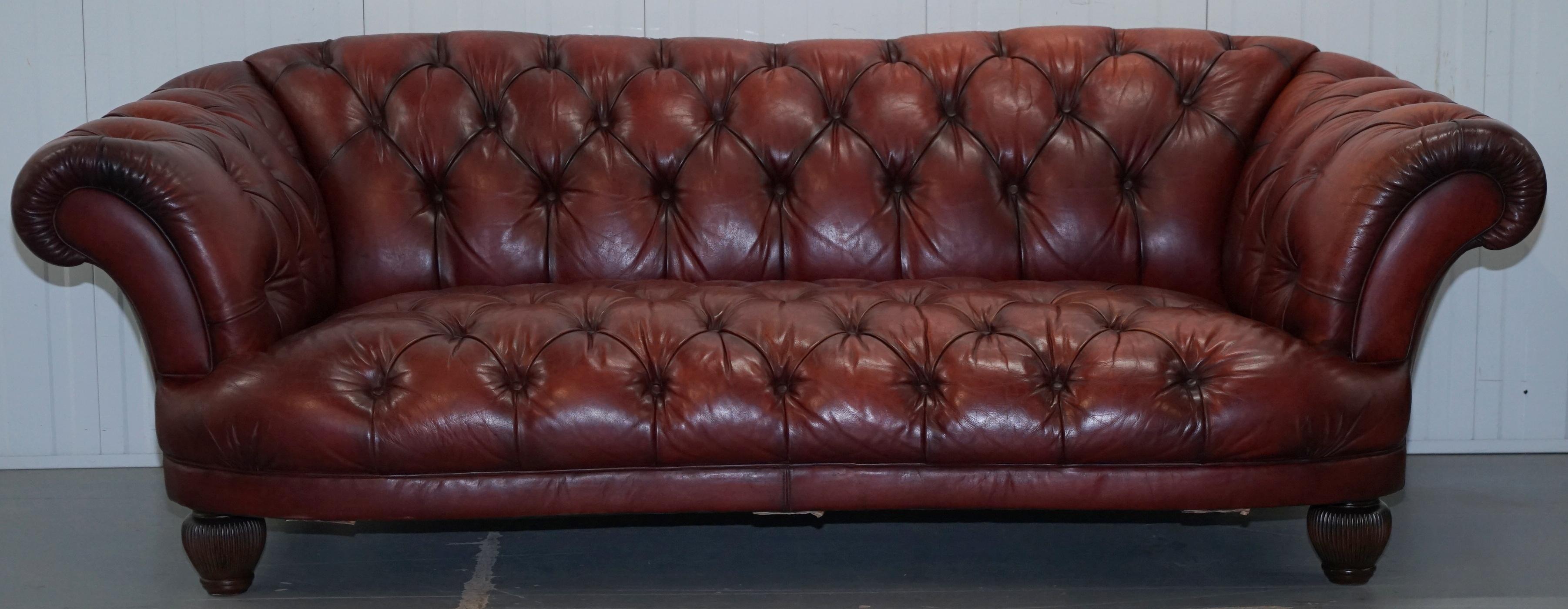 We are delighted to offer for sale this lovely Tetrad Oskar aged brown leather Chesterfield buttoned sofa

This range has to be one of Tetrads best ever selling lines, the style seems to fit effortlessly into any setting, everything is slightly