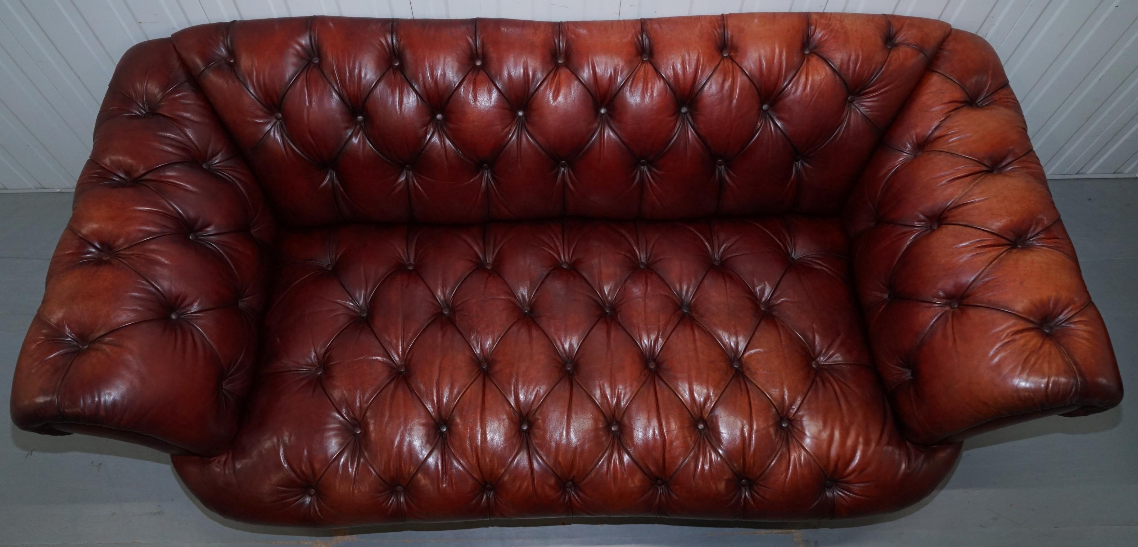 Tetrad Oskar Chesterfield Vintage Brown Leather Sofa Part of a Suite In Good Condition In West Sussex, Pulborough