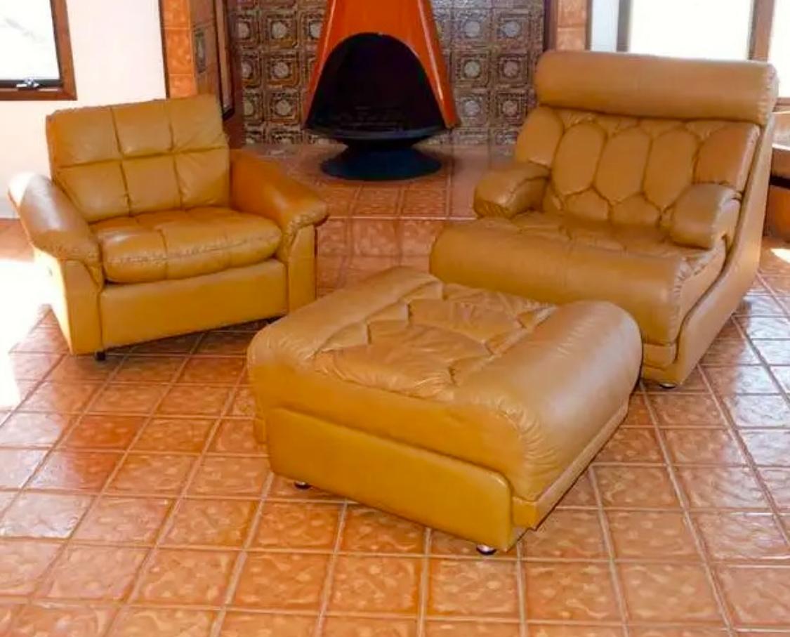 Tetrad Solo Sillón y otomana de cuero de los años 70 en venta 4