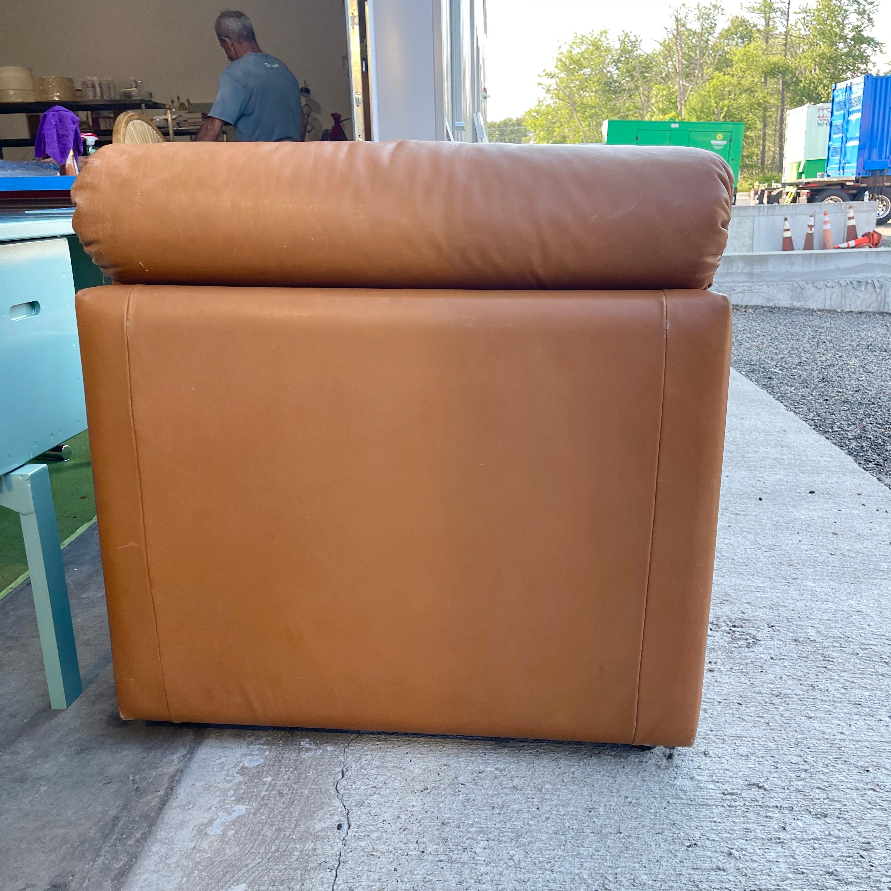 Tetrad Solo Sillón y otomana de cuero de los años 70 Cuero en venta