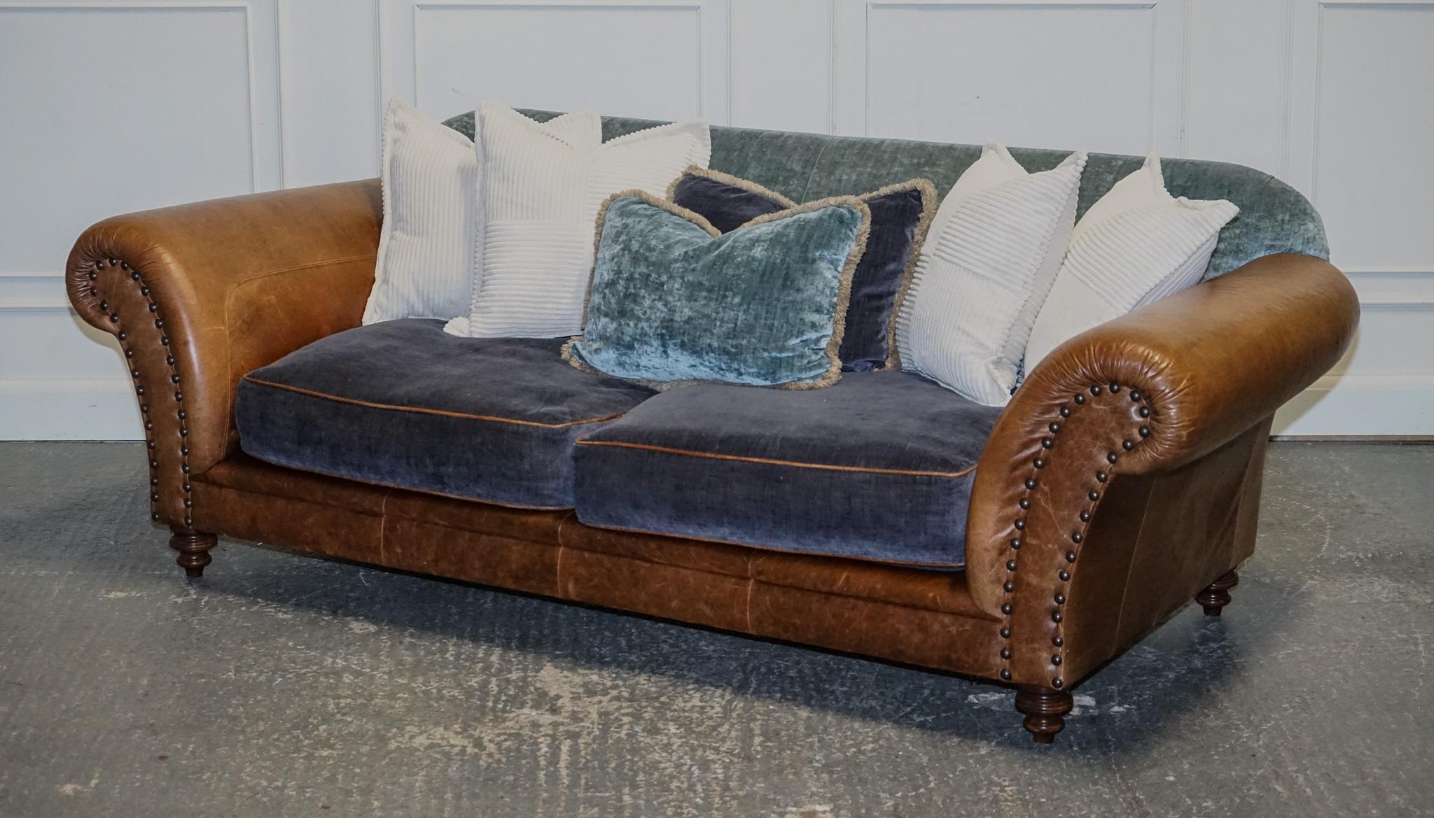 British TETRAD WESTWOOD LEATHER & FABRIC THREE TO FOUR SEATER SOFA WITH SCATTER CUSHiONS