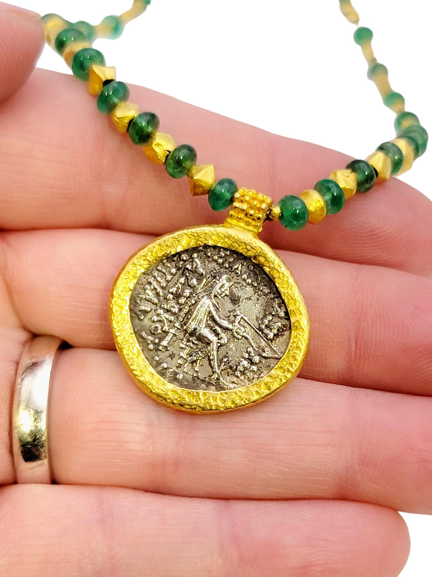 Tetradrachm of Mithridates II, pendentif pièce de monnaie en argent et collier d'émeraude 22 carats en vente 5