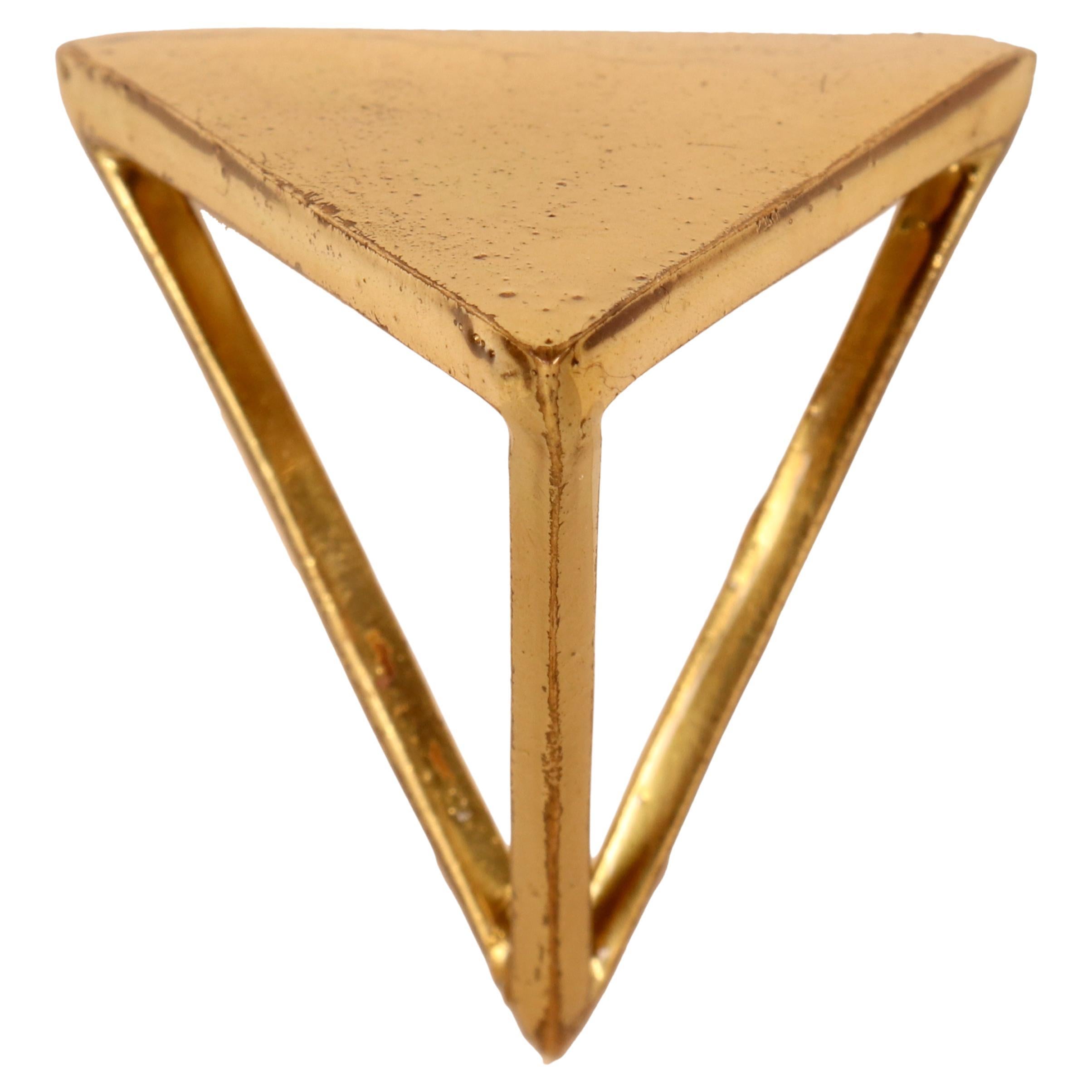 Tetrahedron-shaped brass ring. By Stefania Bosio for Ornamenta. Italy, 2000.