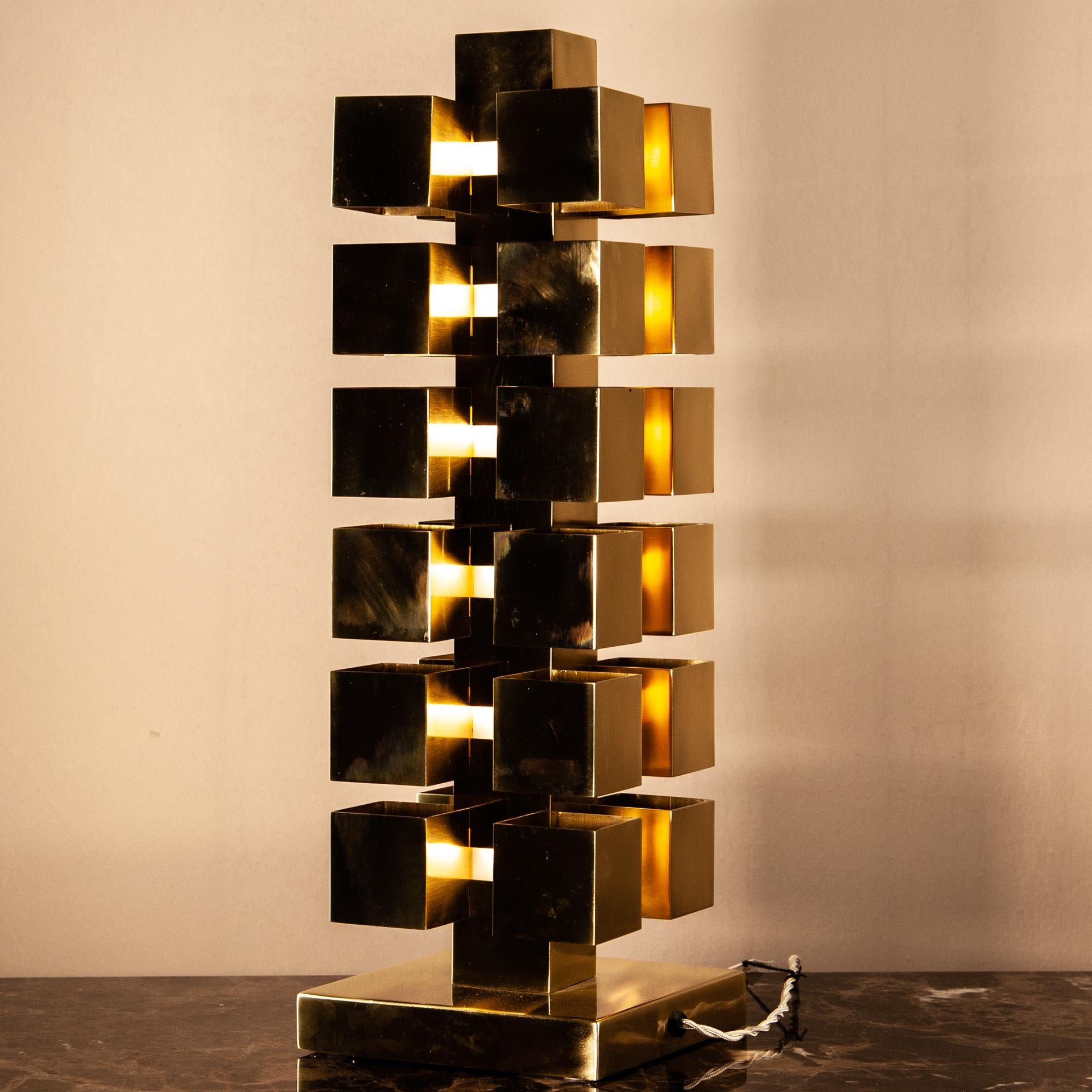 Polished Tetris Sculptural Desk Table Lamp, Solid Brass, Florence Manufacturing For Sale