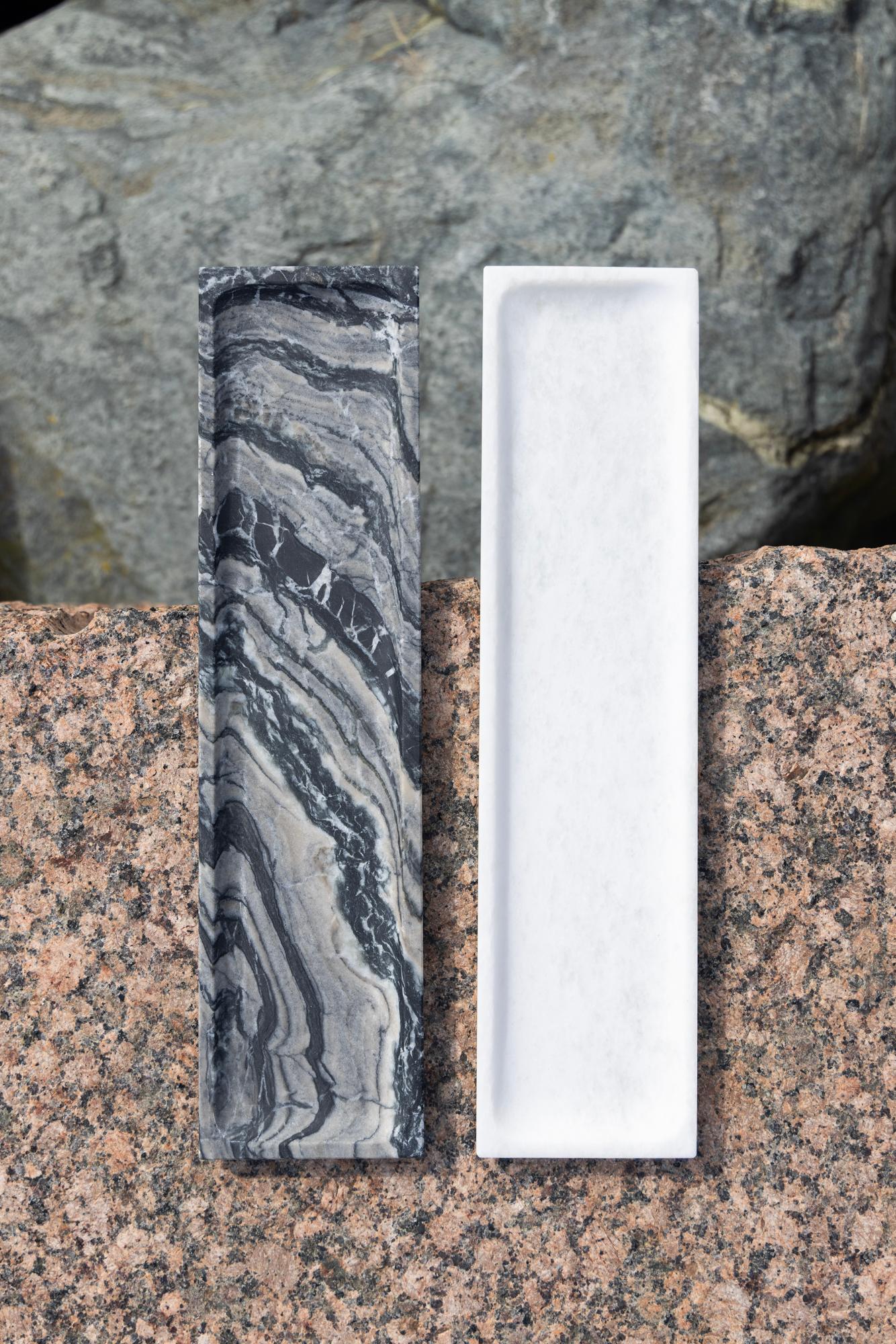 Plato grande de mármol italiano Tevere by Rytsola Collections en Nuevo estado para la venta en Helsinki, Uusimaa