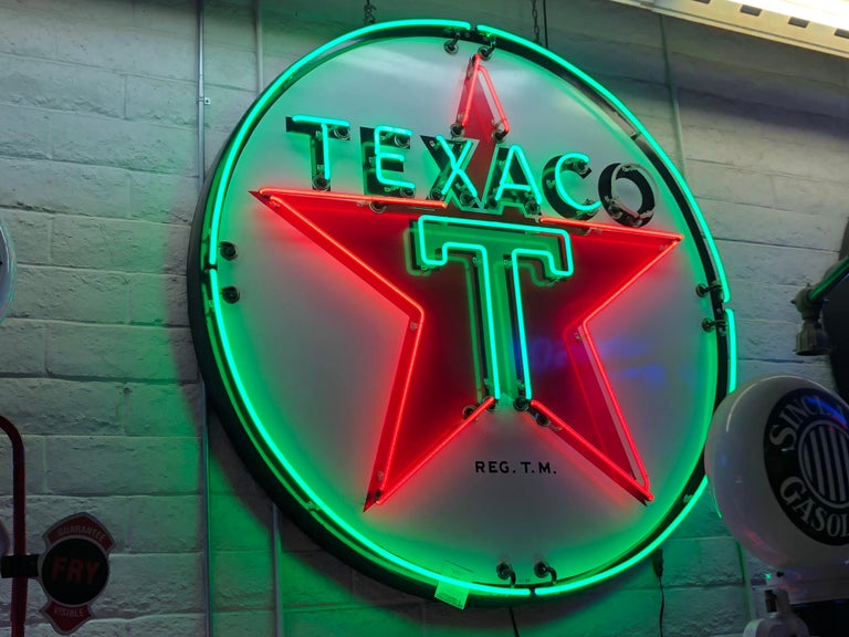 Texaco Motor Oil Animated Neon Sign, 1946 For Sale at 1stDibs