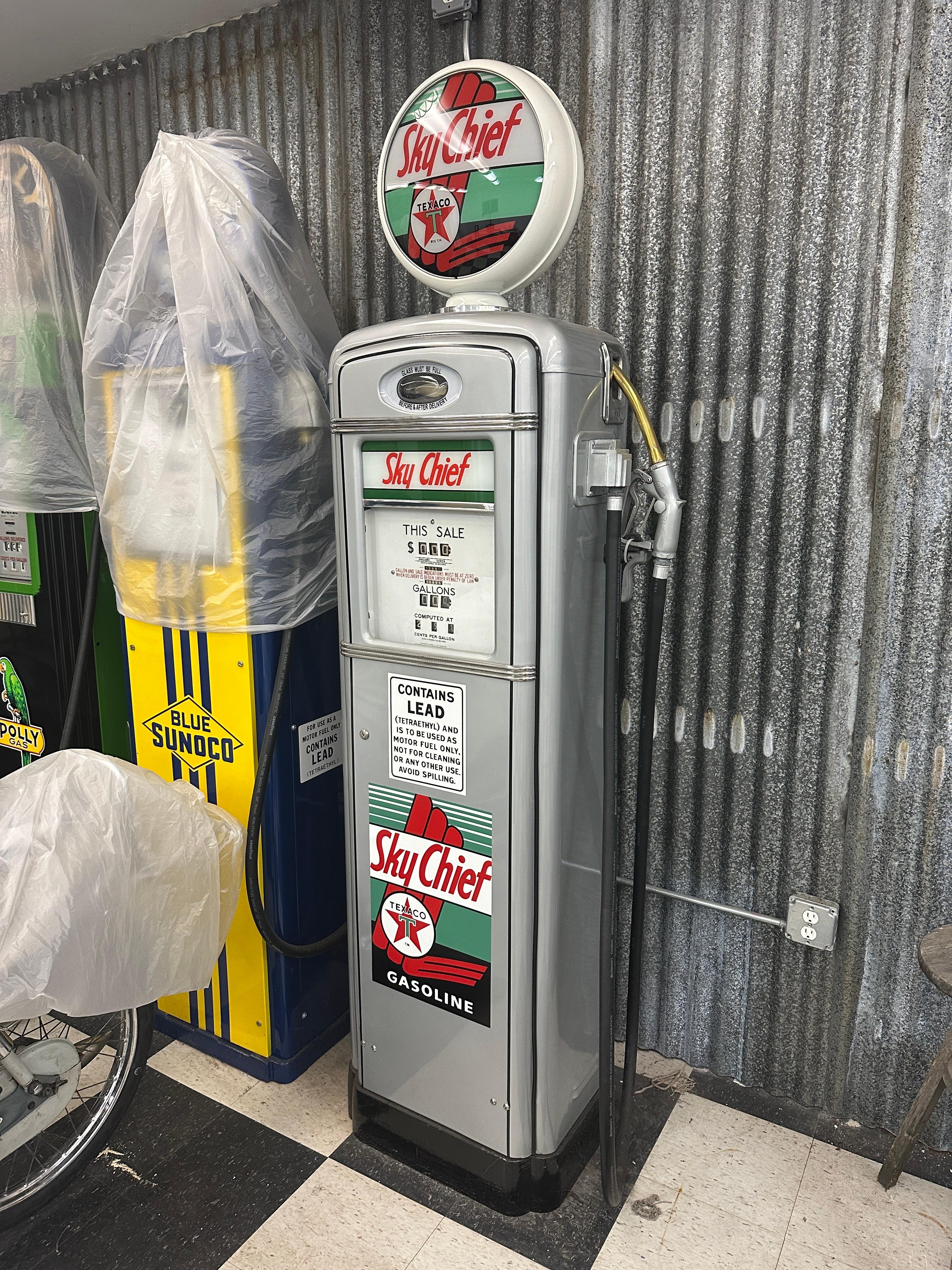 Américain Pompe à gaz Texaco Sky Chief Gas Gilbarco, modèle 96 en vente