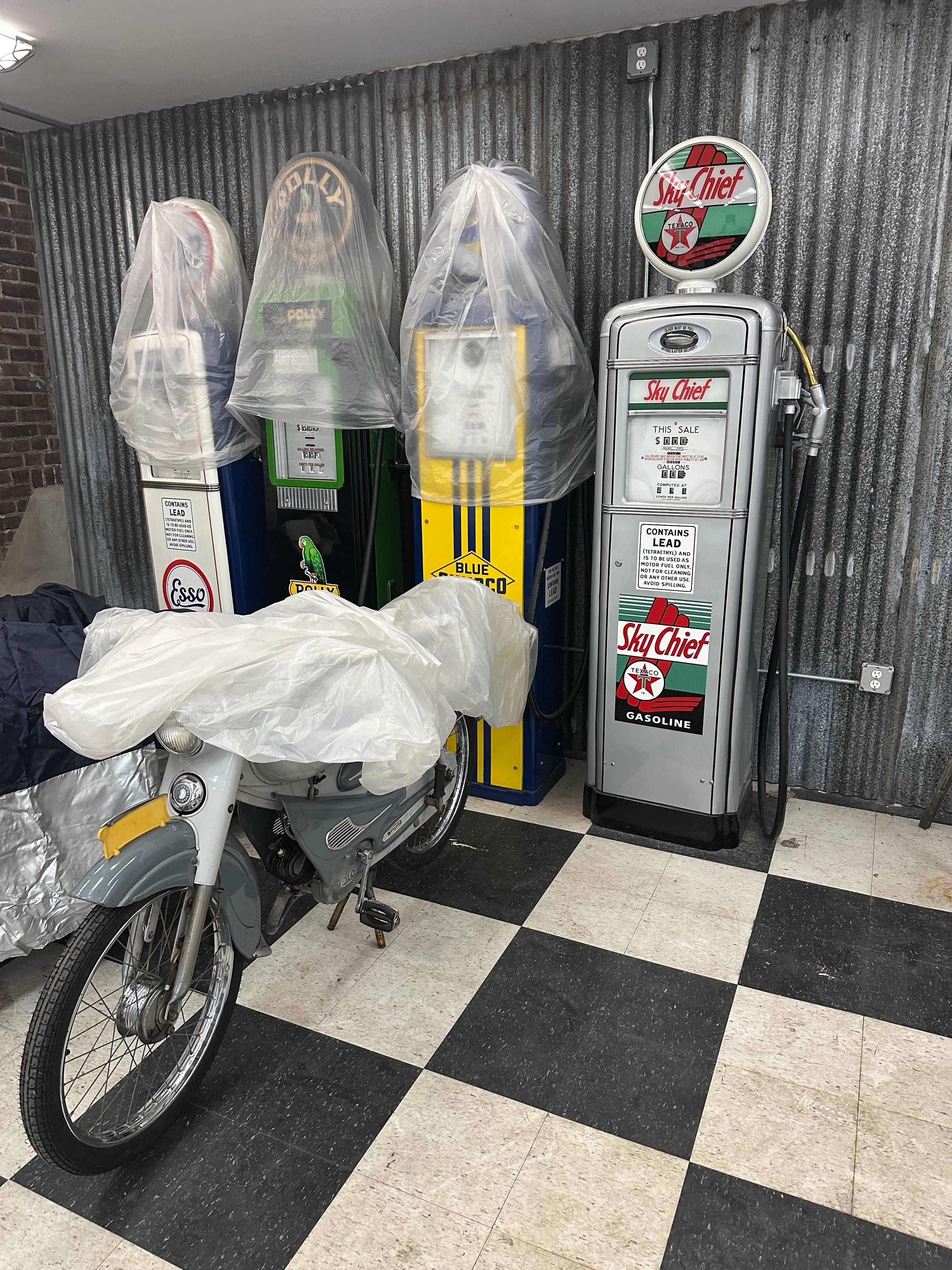 Pompe à gaz Texaco Sky Chief Gas Gilbarco, modèle 96 en vente 2