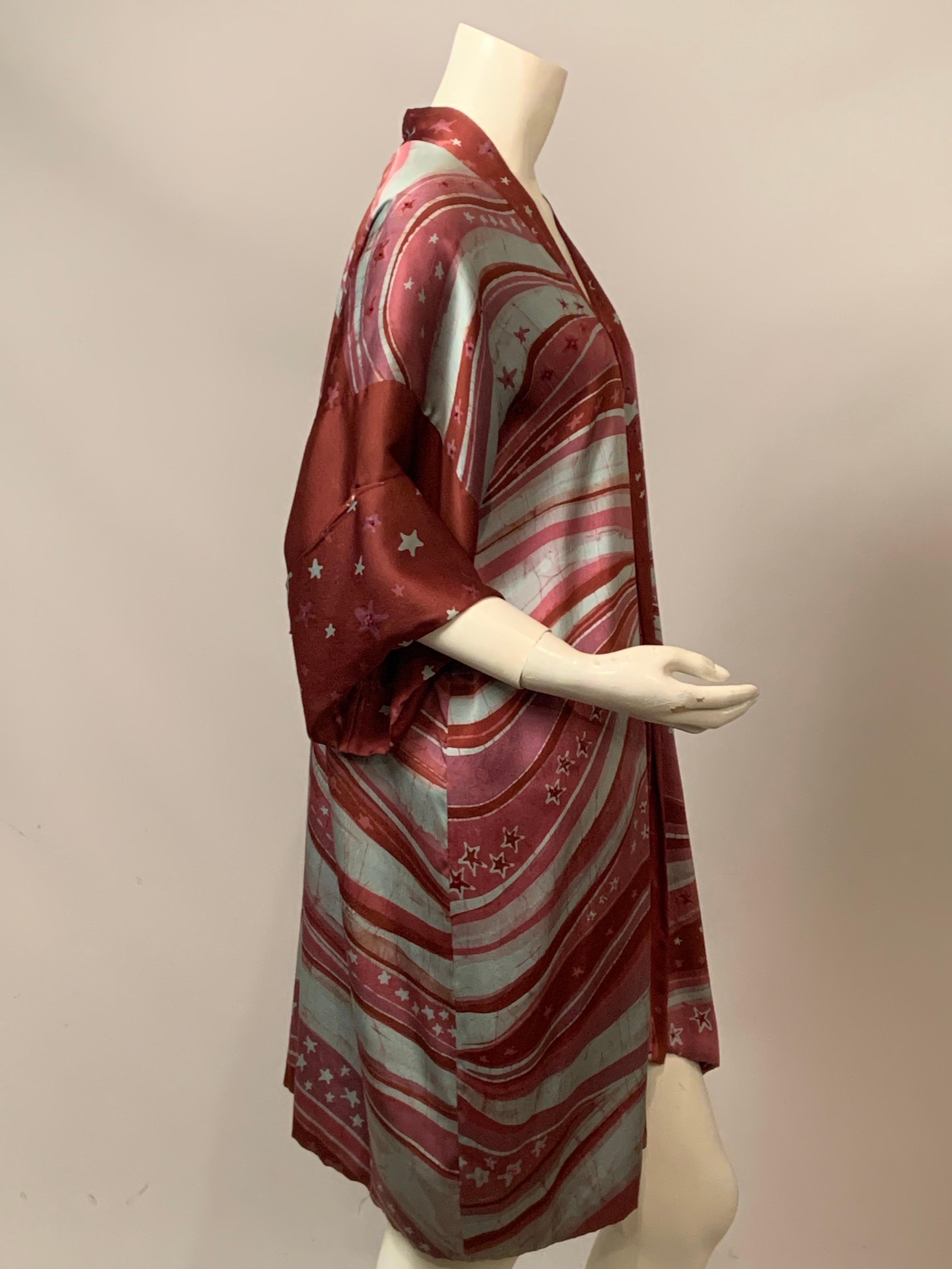 L'artista tessile Barbara Baylson ha ricamato un caftano in seta batik con borchie e stelle. in vendita 7