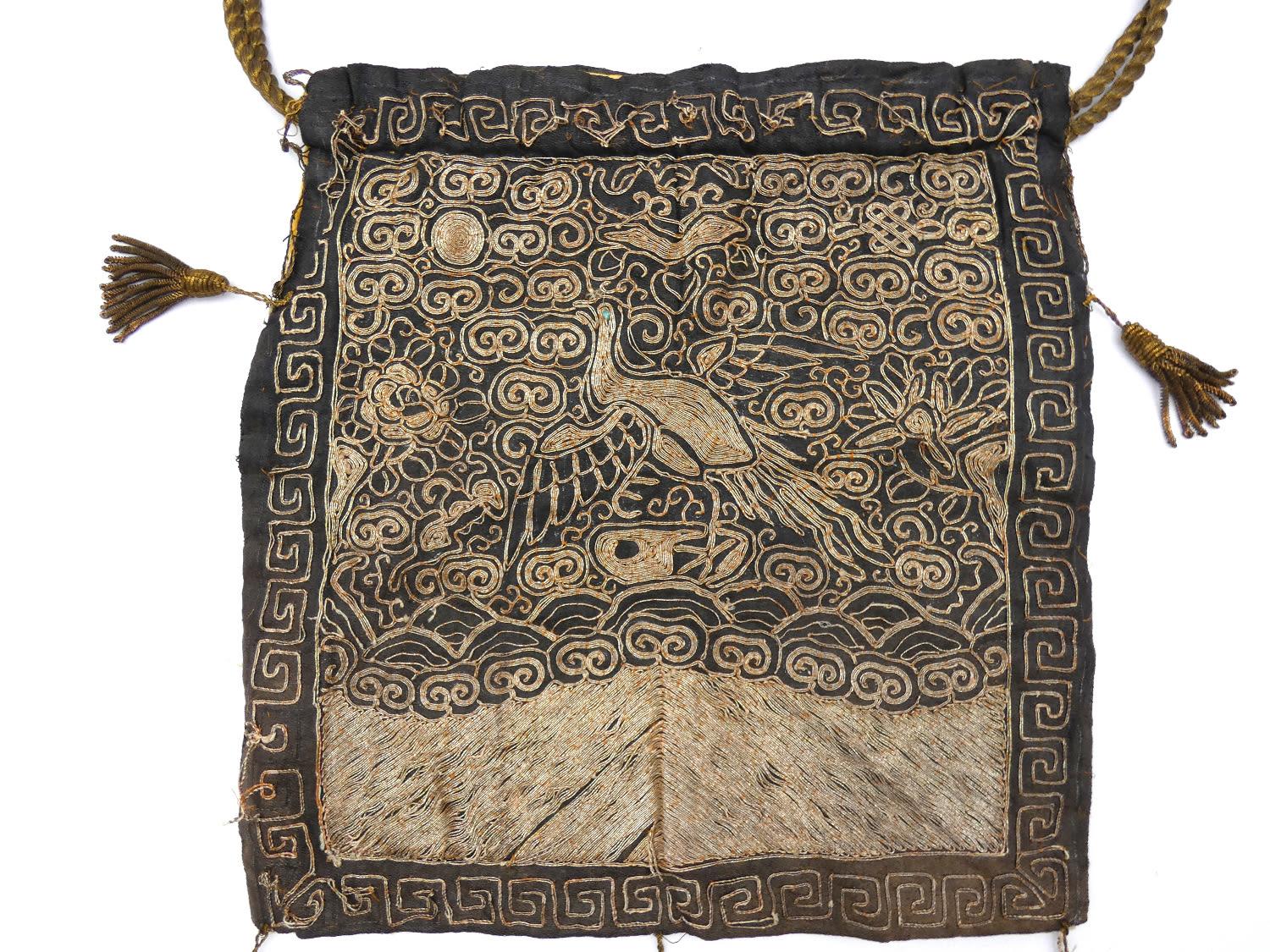Textil bestickte Tefillin-Tasche aus Marokko oder Türkisch, Marokkanisch oder türkisch, frühes 20. Jahrhundert Judaica im Zustand „Gut“ im Angebot in New York, NY