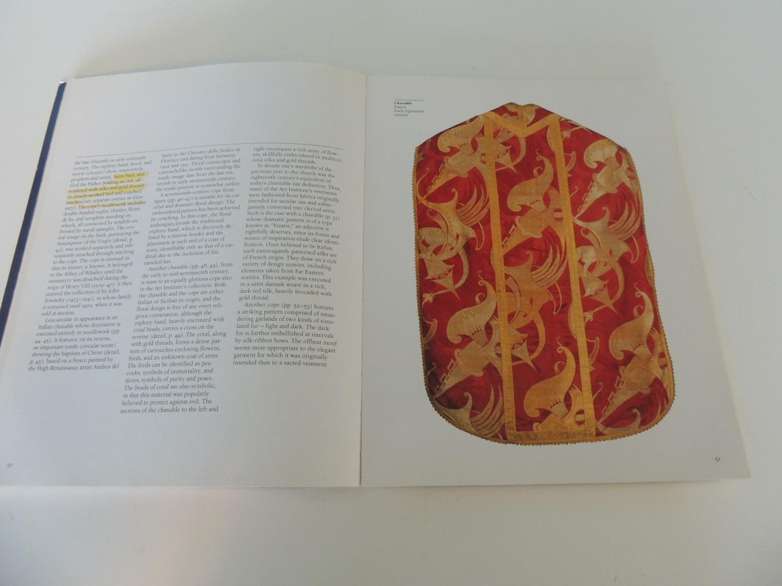 North American Textiles by the Art Institute of Chicago Vintage Softcover Book For Sale