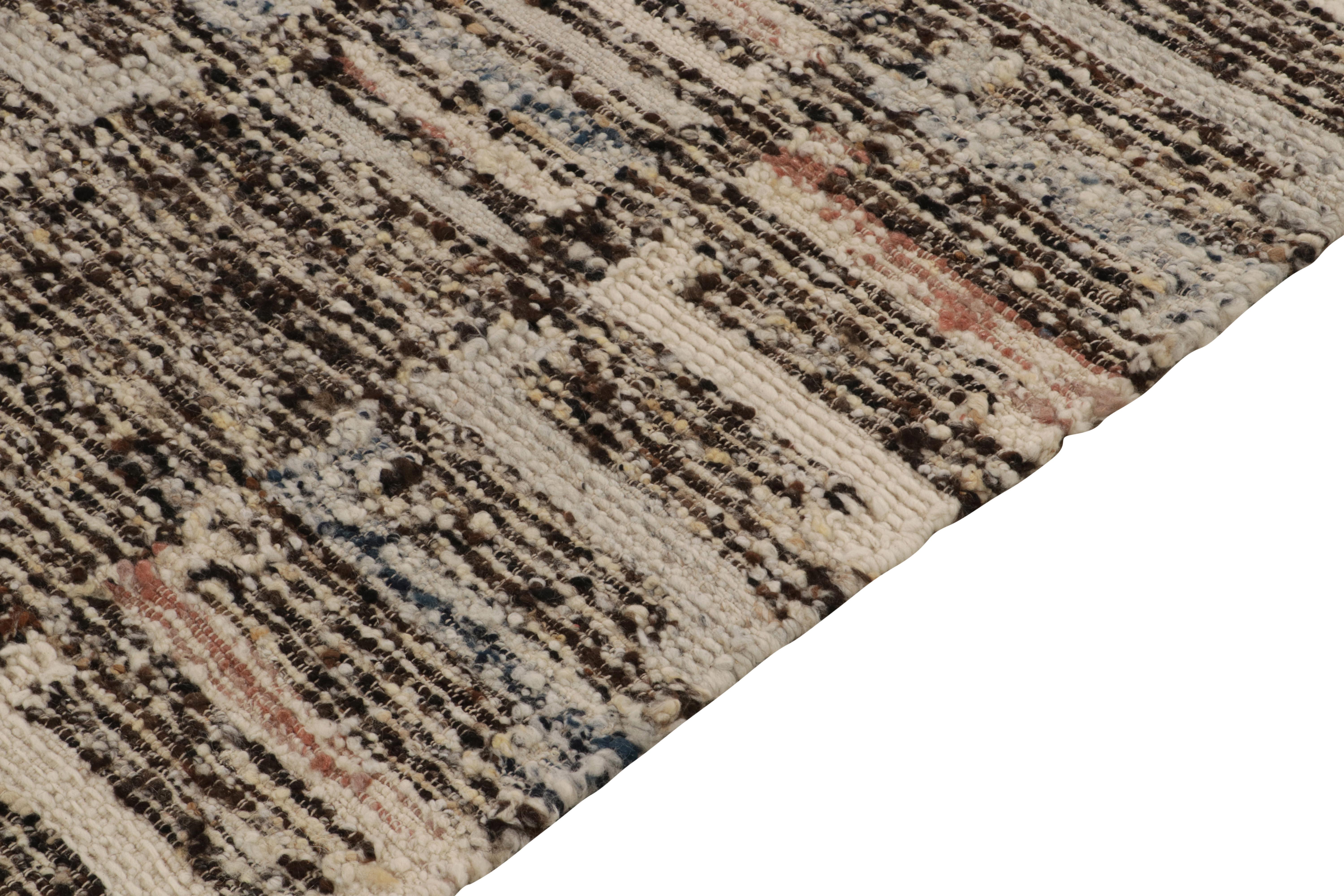 Texturierter moderner Kelim-Teppich in Weiß, Schwarz und Multicolor-Muster, Teppich & Kelim (Handgeknüpft) im Angebot