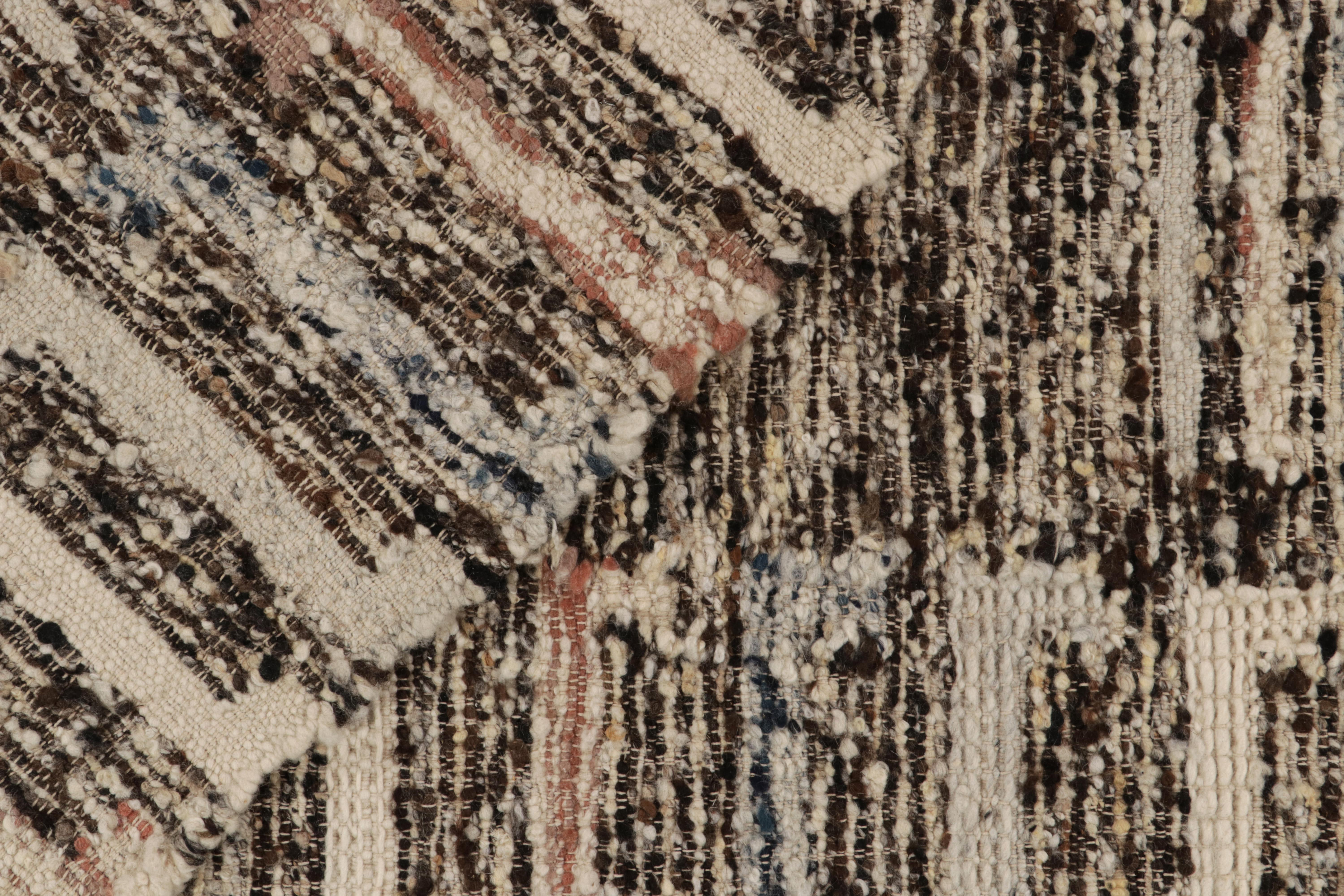 Texturierter moderner Kelim-Teppich in Weiß, Schwarz und Multicolor-Muster, Teppich & Kelim (21. Jahrhundert und zeitgenössisch) im Angebot