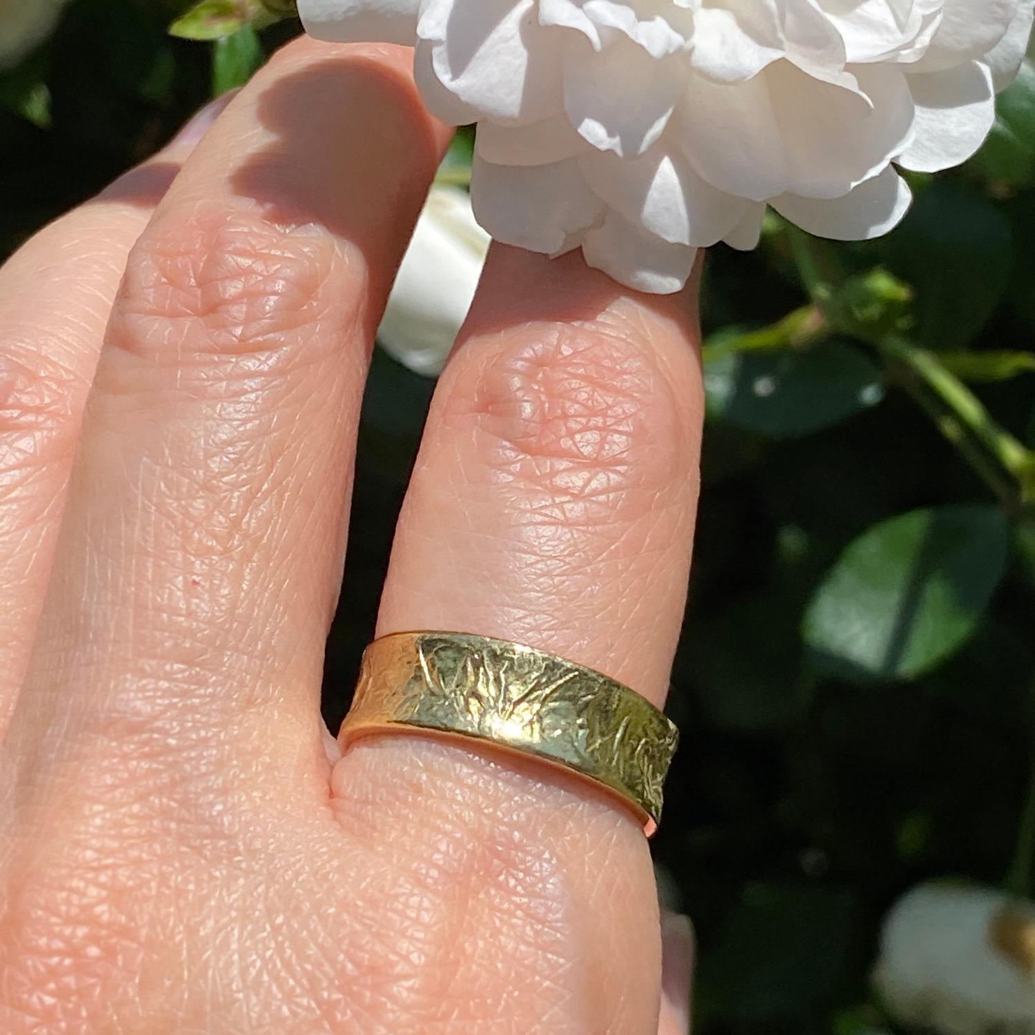 For Sale:  Textured 14 Karat Yellow Gold Concave Band Ring by K.Mita, Small 2