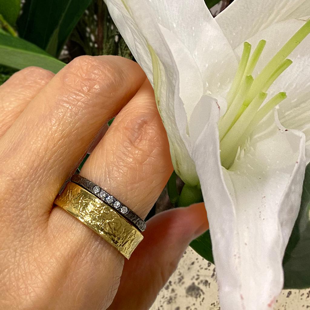 For Sale:  Textured 14 Karat Yellow Gold Concave Band Ring by K.Mita, Small 3