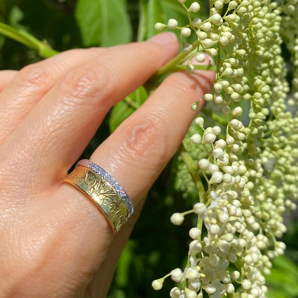 For Sale:  Textured 14 Karat Yellow Gold Concave Band Ring by K.Mita, Small 4