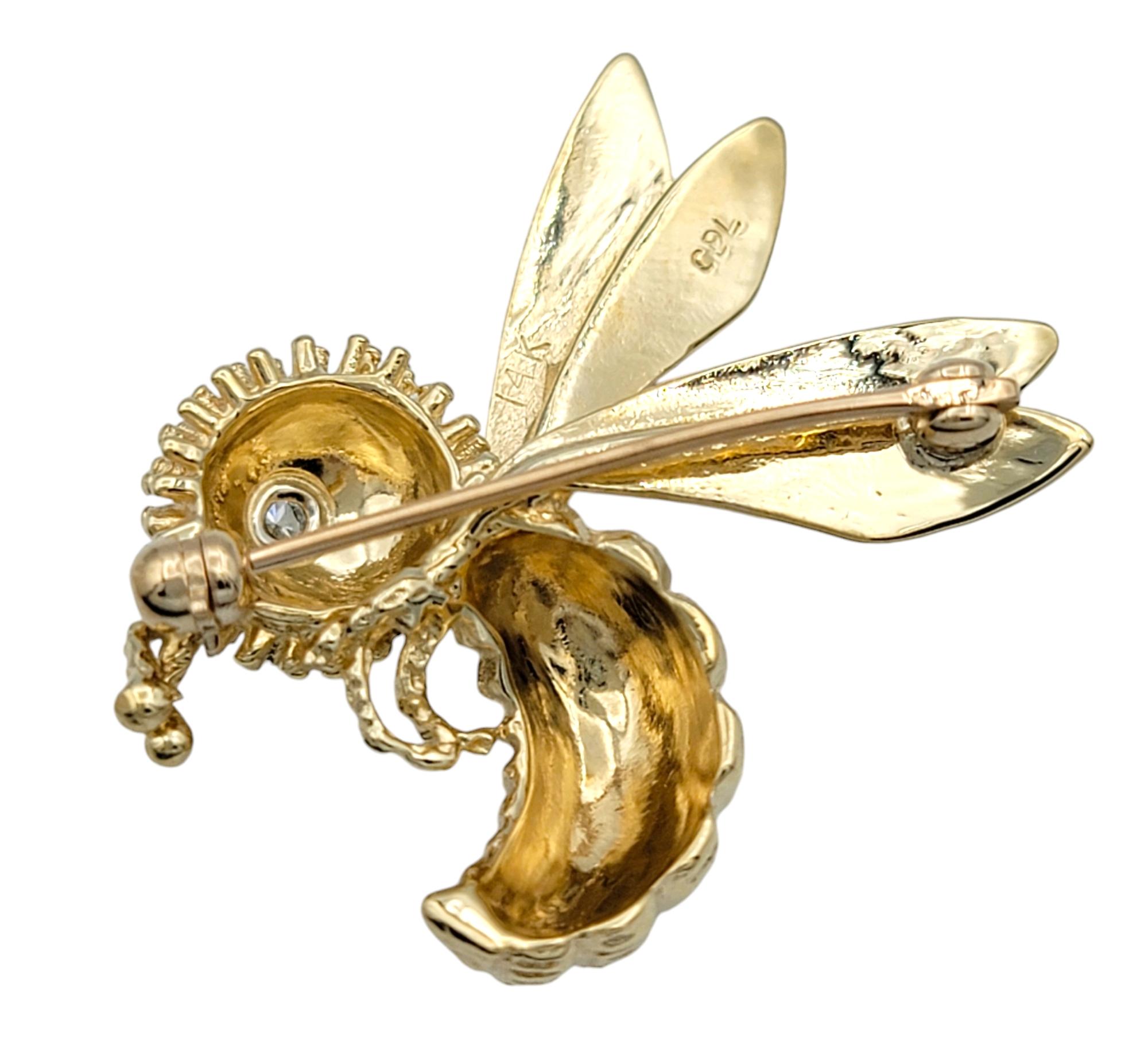 Textured 14 Karat Yellow Gold Honey Bee Brooch / Pin with Diamond Eye In Good Condition For Sale In Scottsdale, AZ