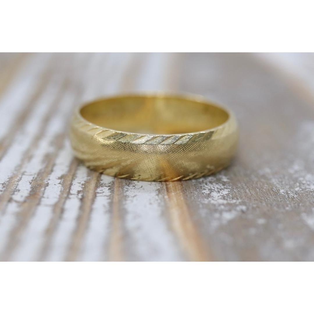 Textured 14k Gold Wedding Band. Matte 14k Yellow Gold for Men or Women Sz 10.5 For Sale 2
