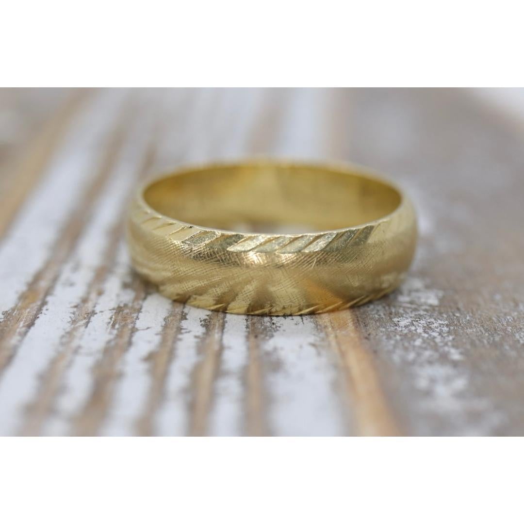 Textured 14k Gold Wedding Band. Matte 14k Yellow Gold for Men or Women Sz 10.5 For Sale 3
